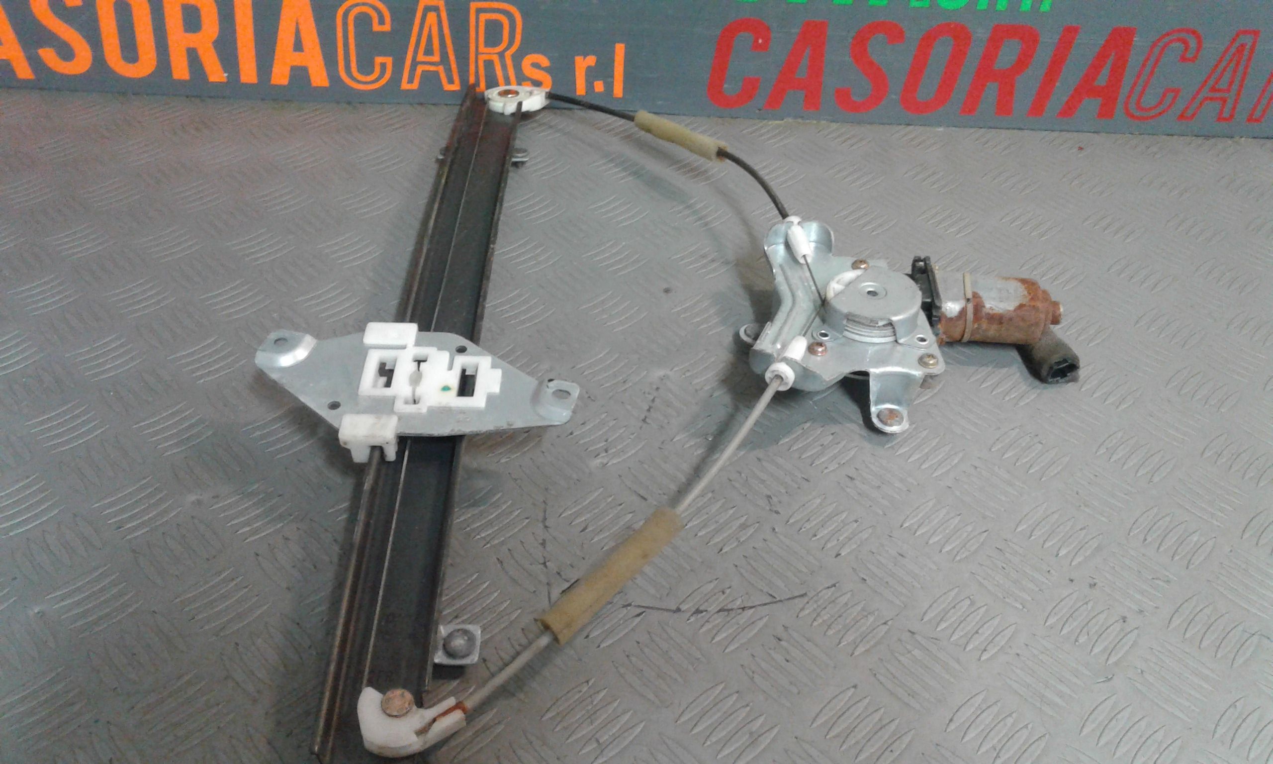 Alzacristallo Porta Ant. Destro Usato