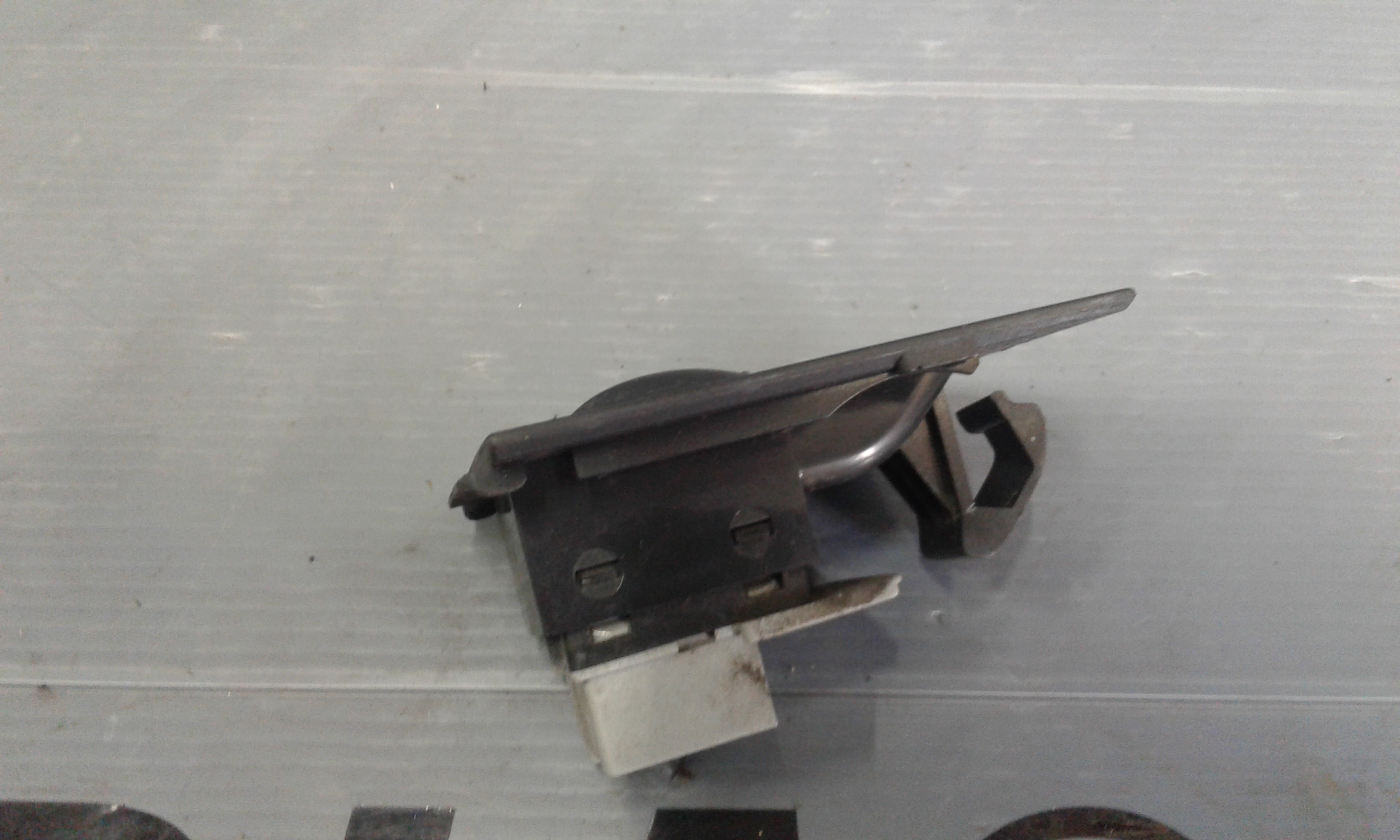 Interruttore Alzacristalli Porta Post. Destro Usato