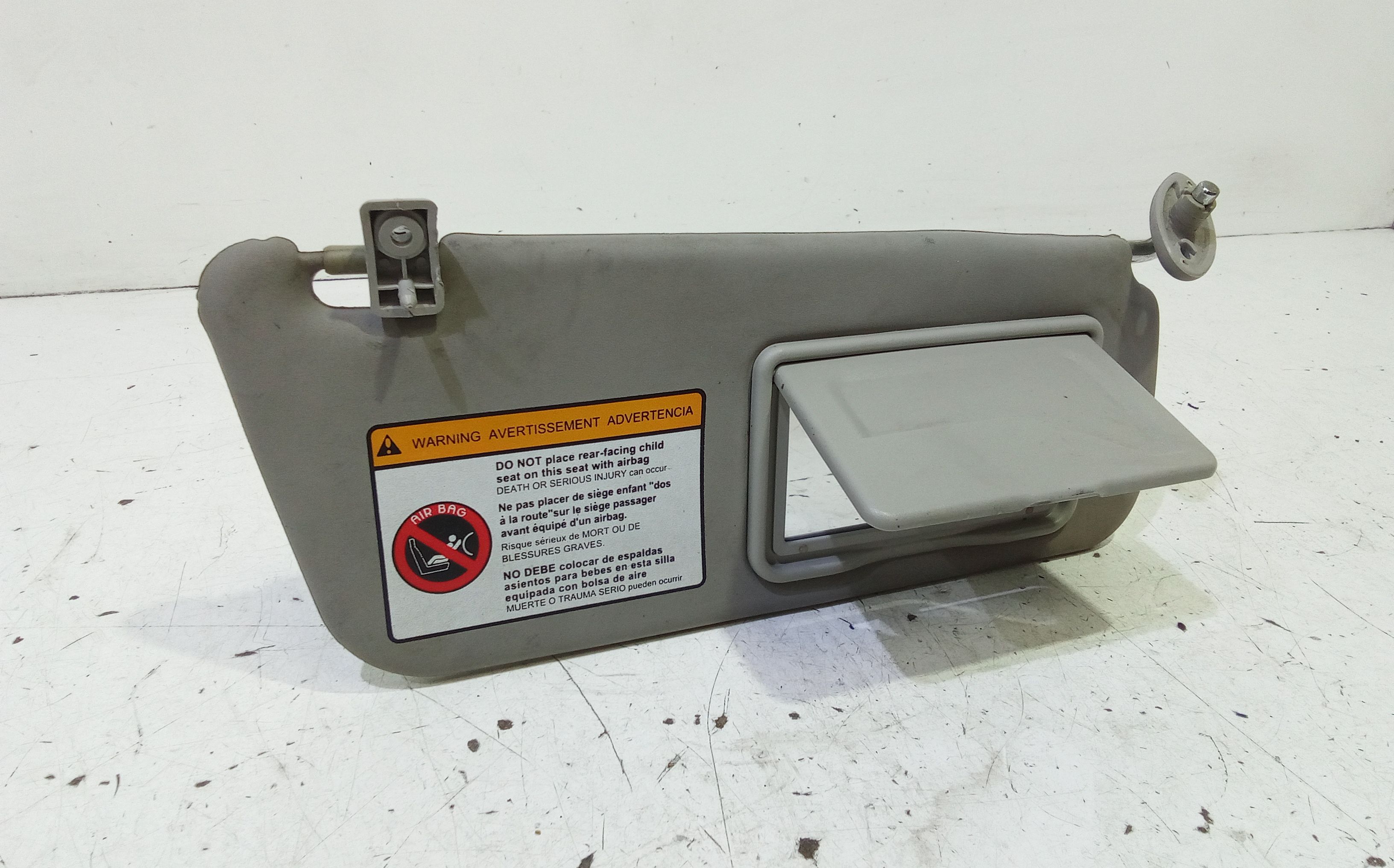 Aletta Parasole Parabrezza Destro 96658514 Usato