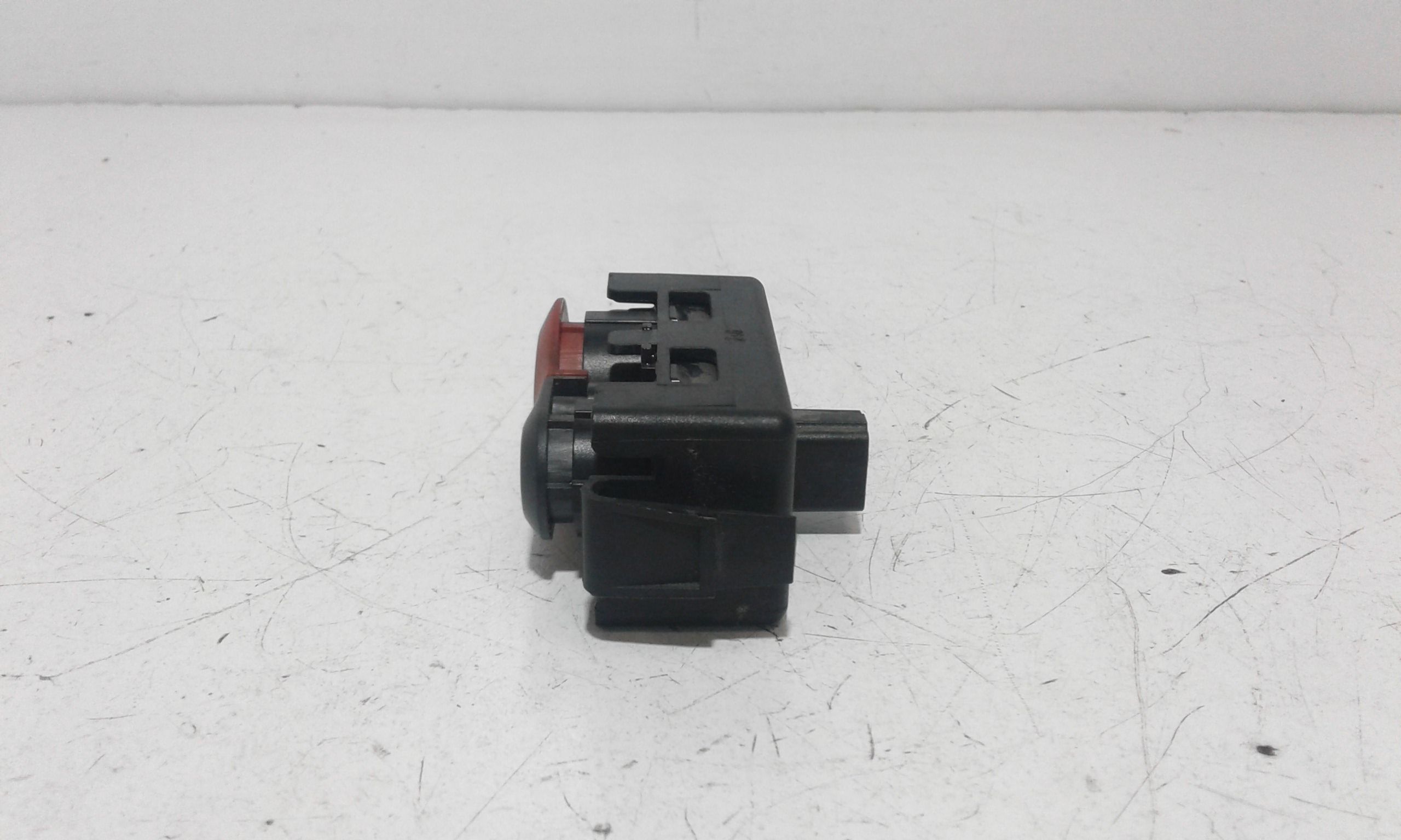 Interruttore Luci Emergenza 7700308821 Usato