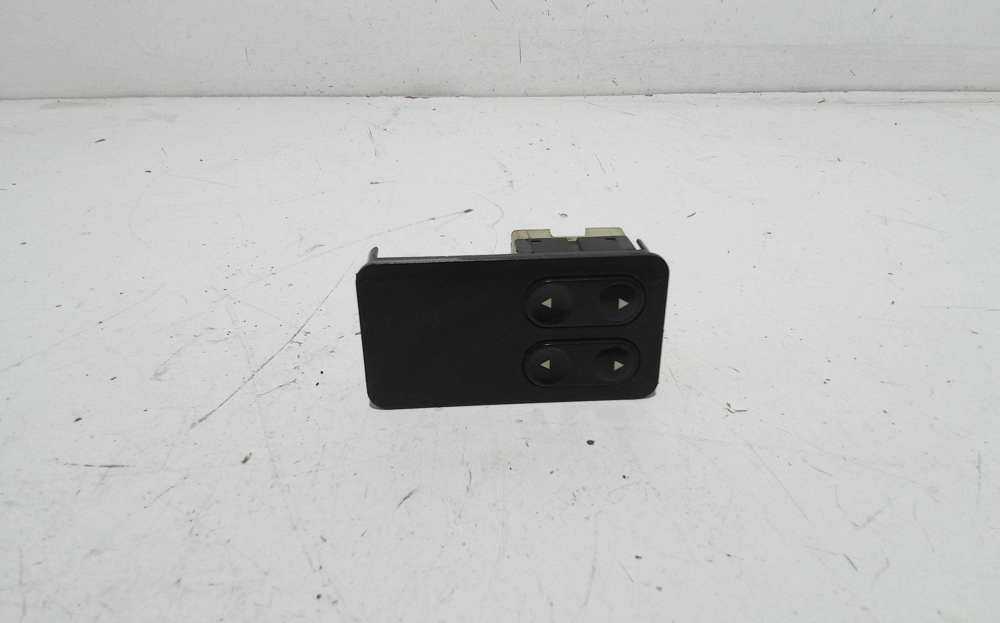 Interruttore Alzacristalli Porta Ant. Sinistro Usato