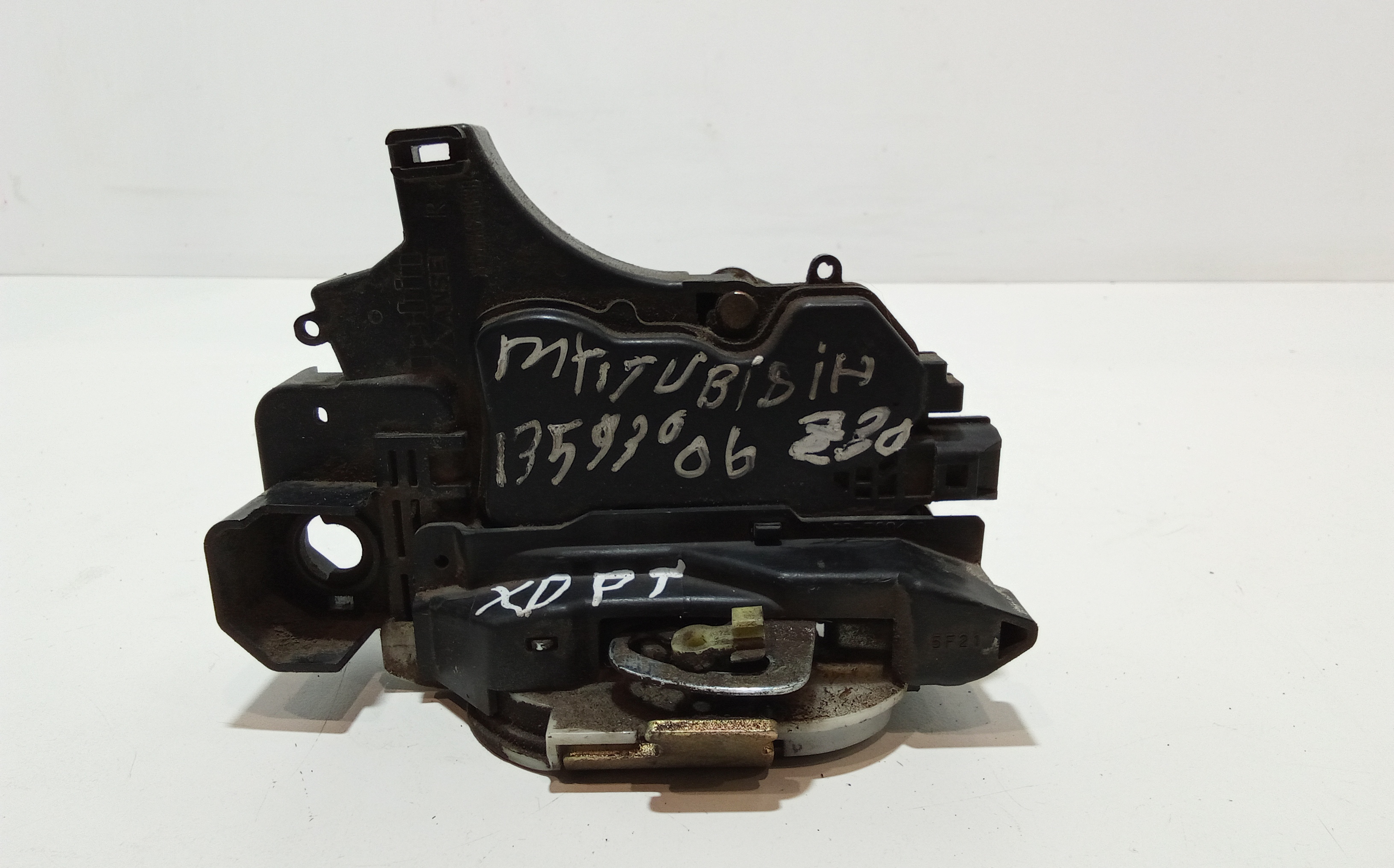 Serratura Porta Post. Destro MN145942 Usato