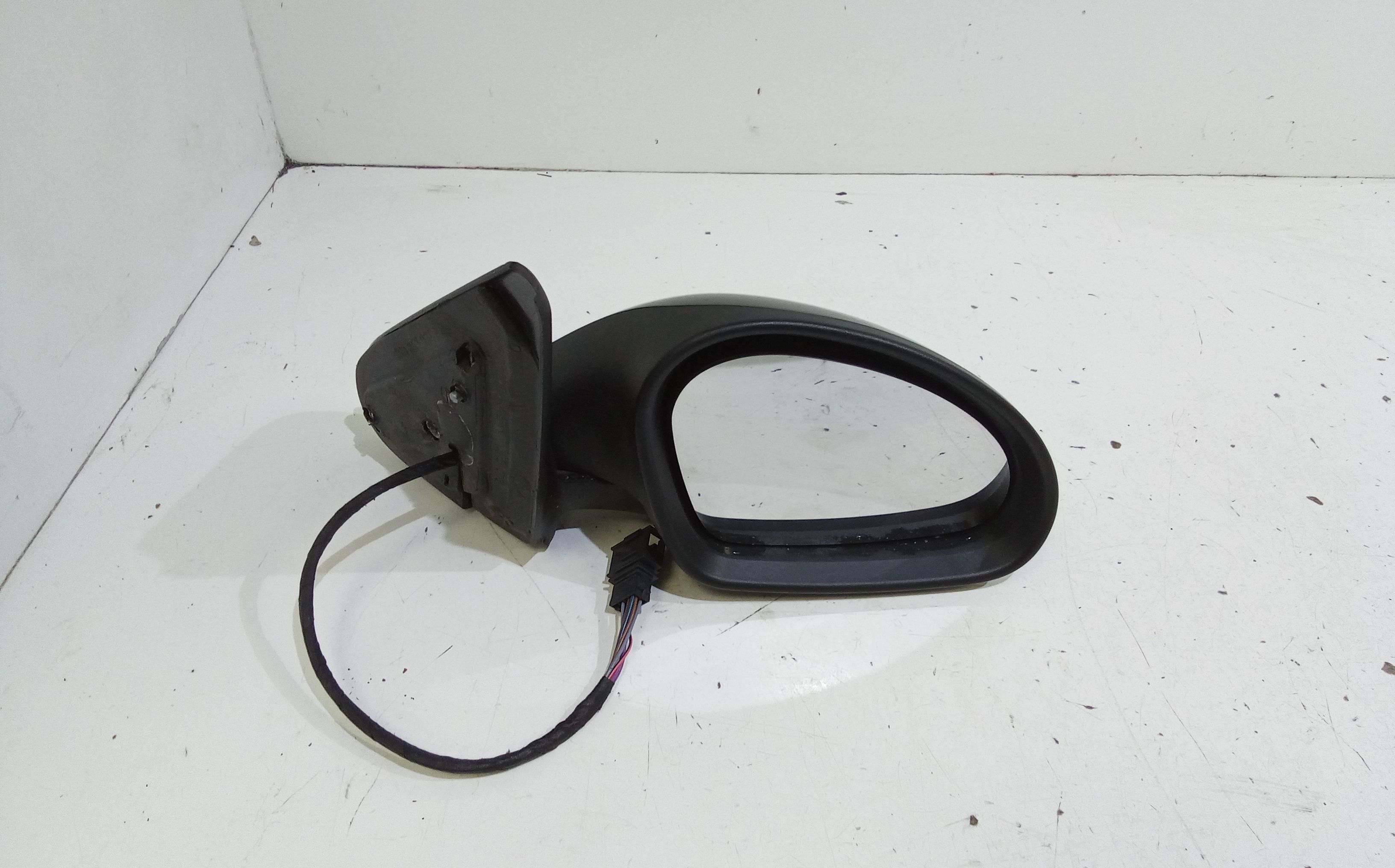 Retrovisore Est. Destro Usato