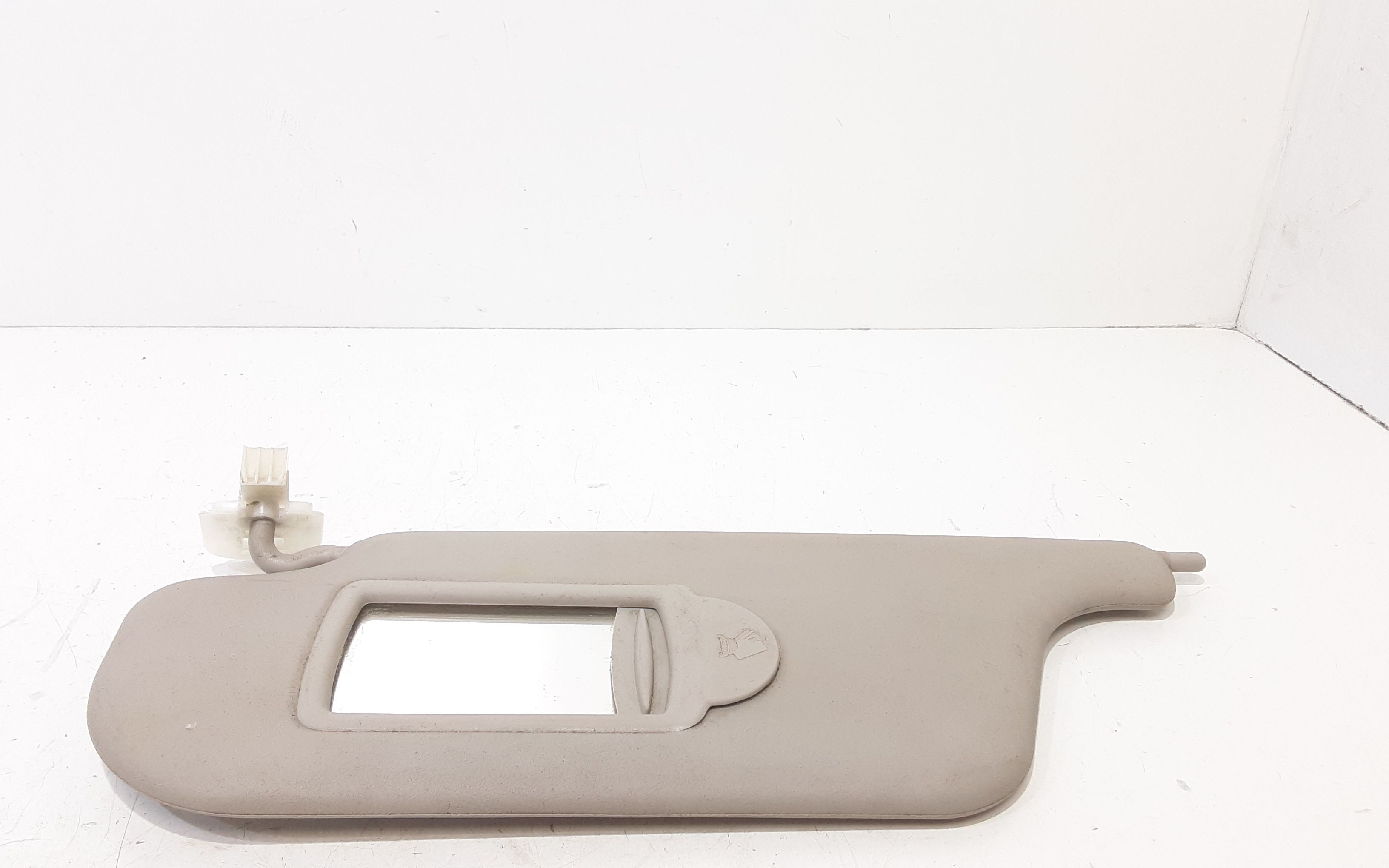 Aletta Parasole Parabrezza Sinistro 8200294234 Usato