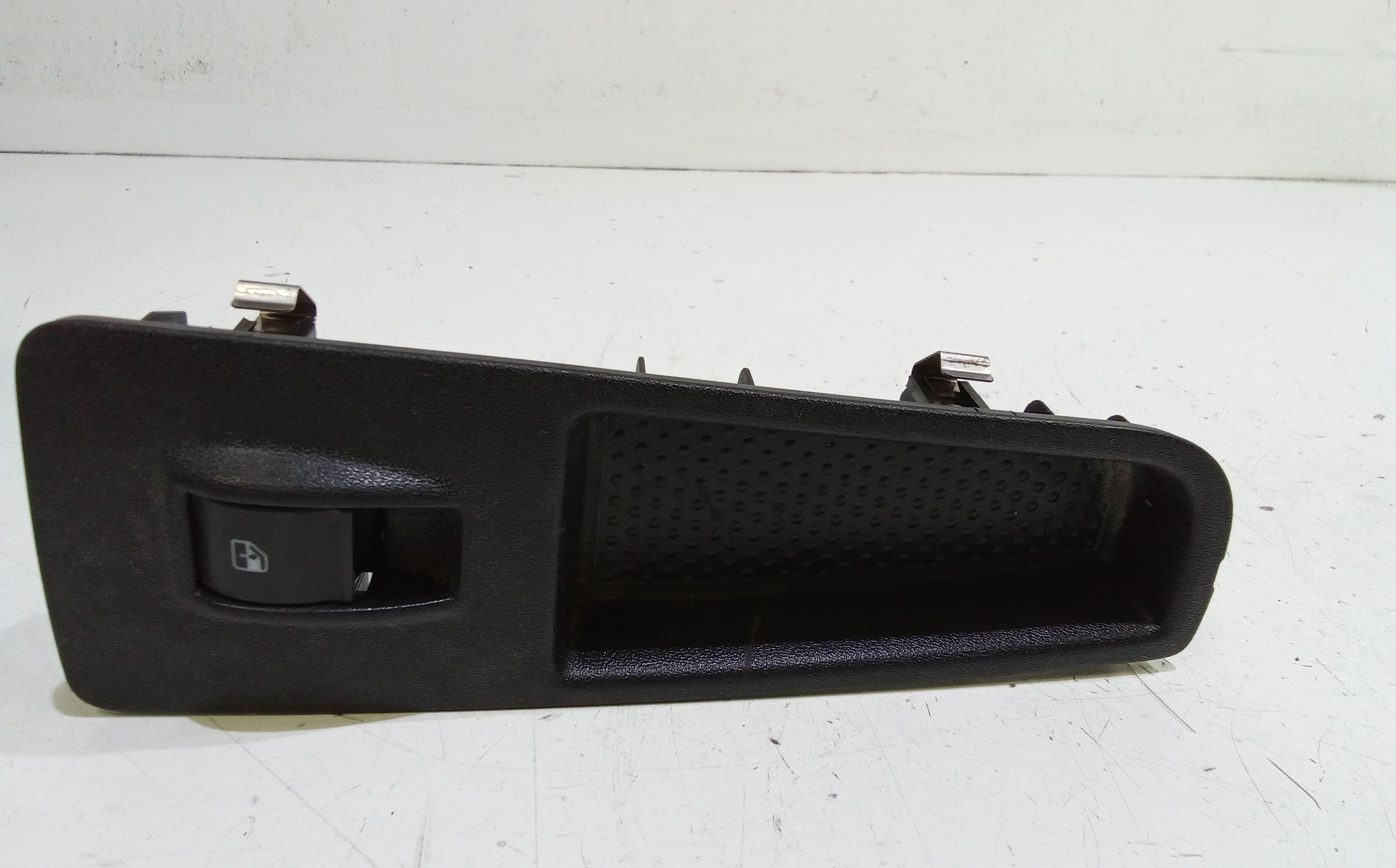 Interruttore Alzacristalli Porta Ant. Destro Usato