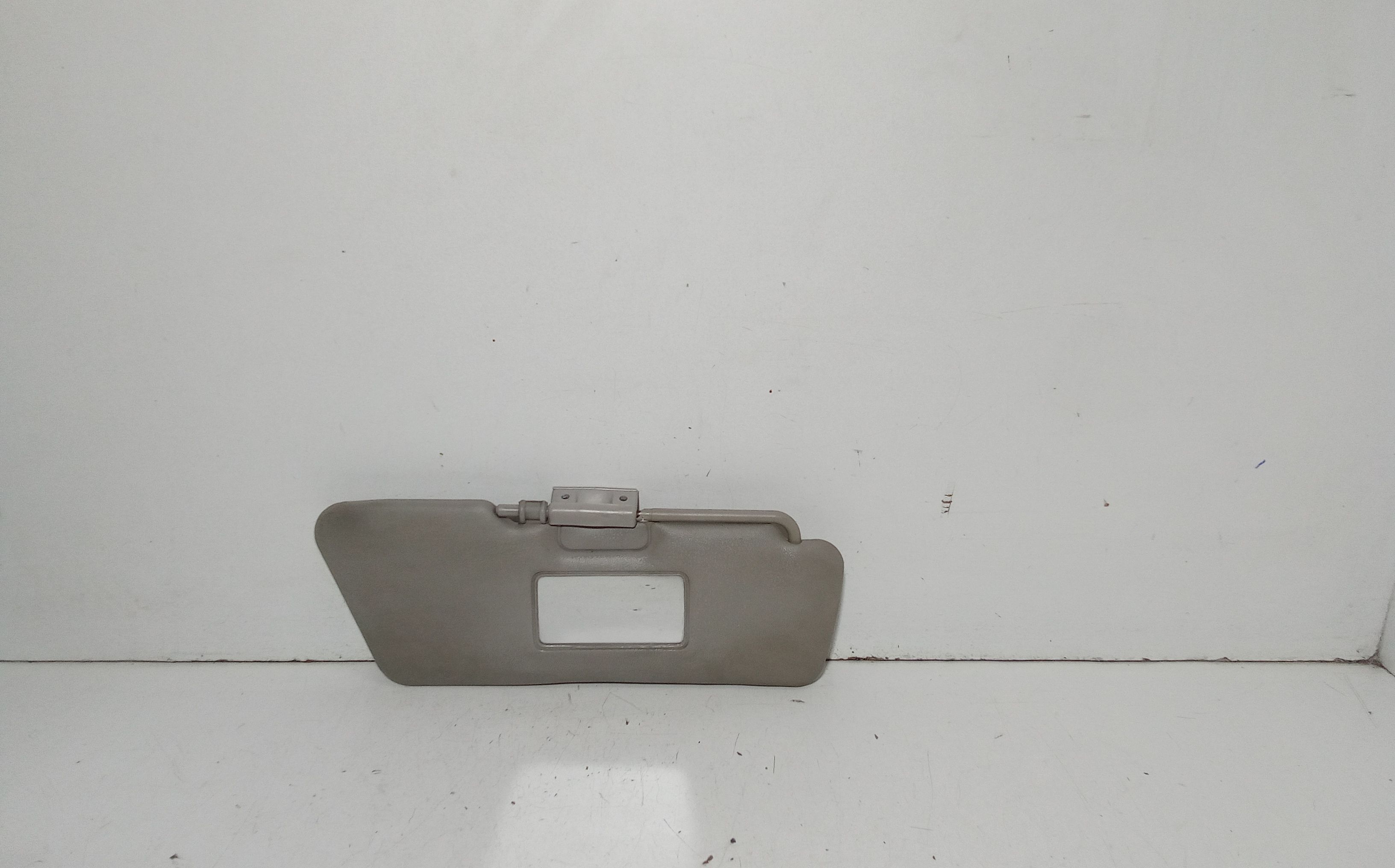 Aletta Parasole Parabrezza Destro 735244339 Usato