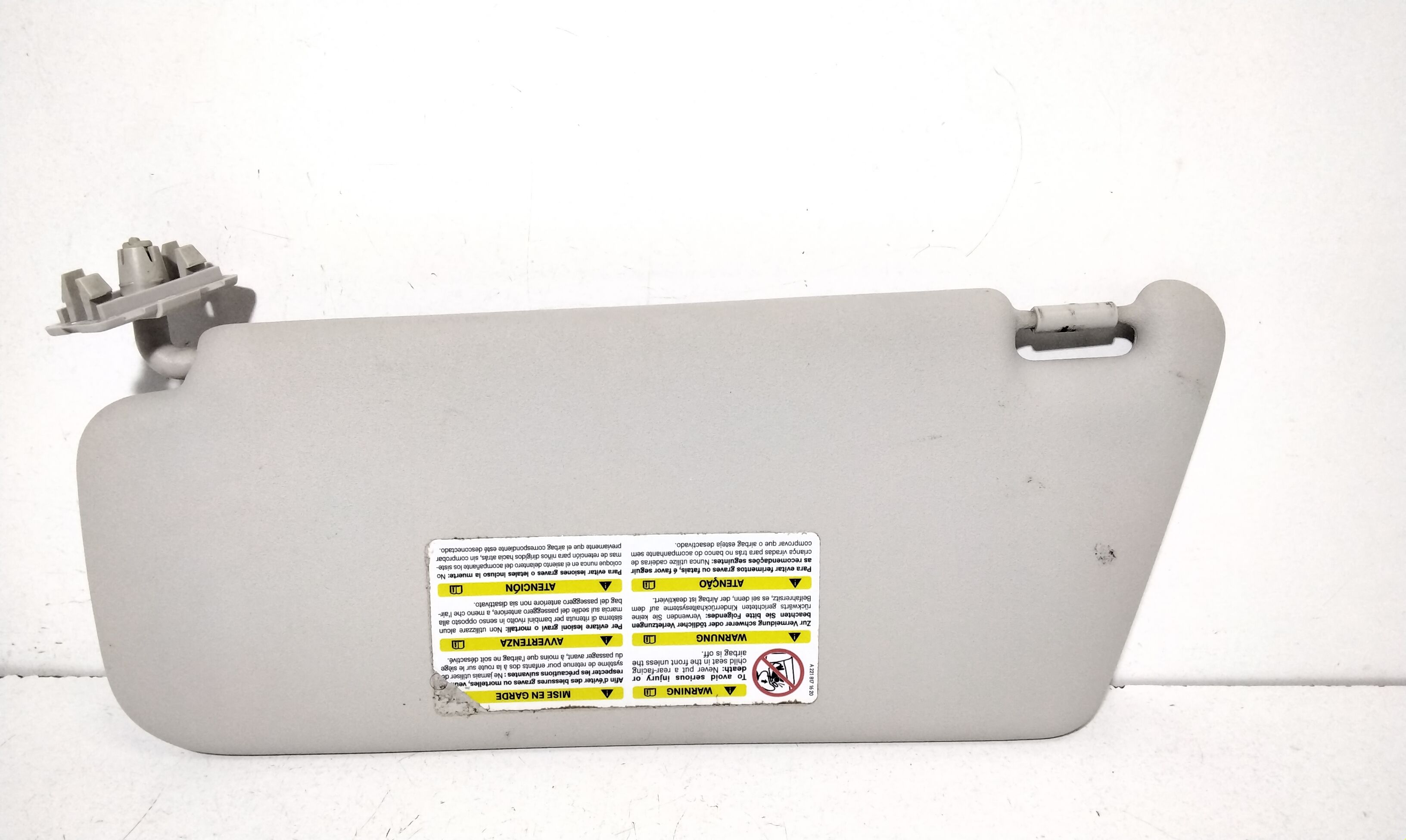 Aletta Parasole Parabrezza Destro A16981004107H48 Usato