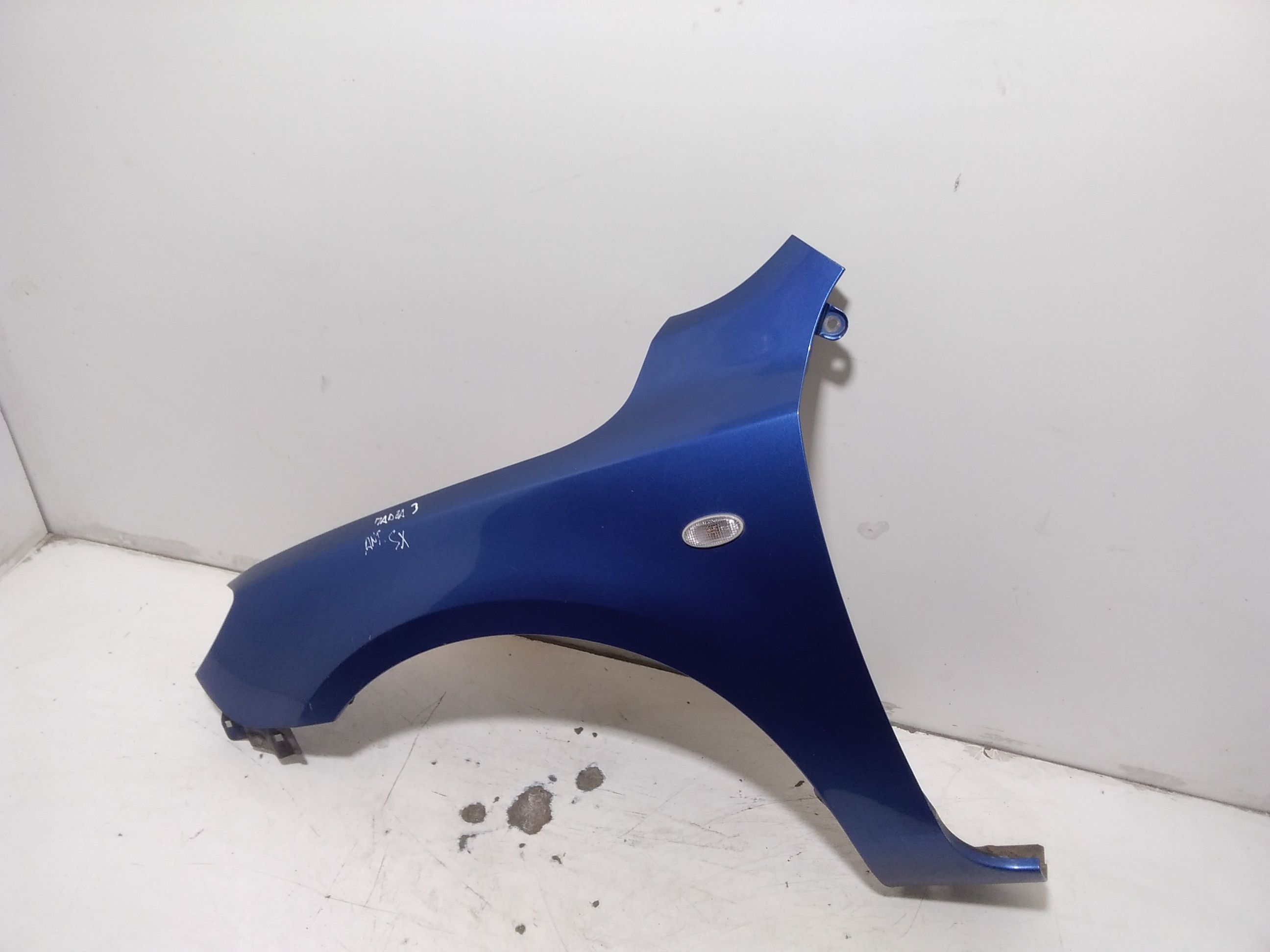 Parafango Ant. Sinistro BP4K52211D Usato