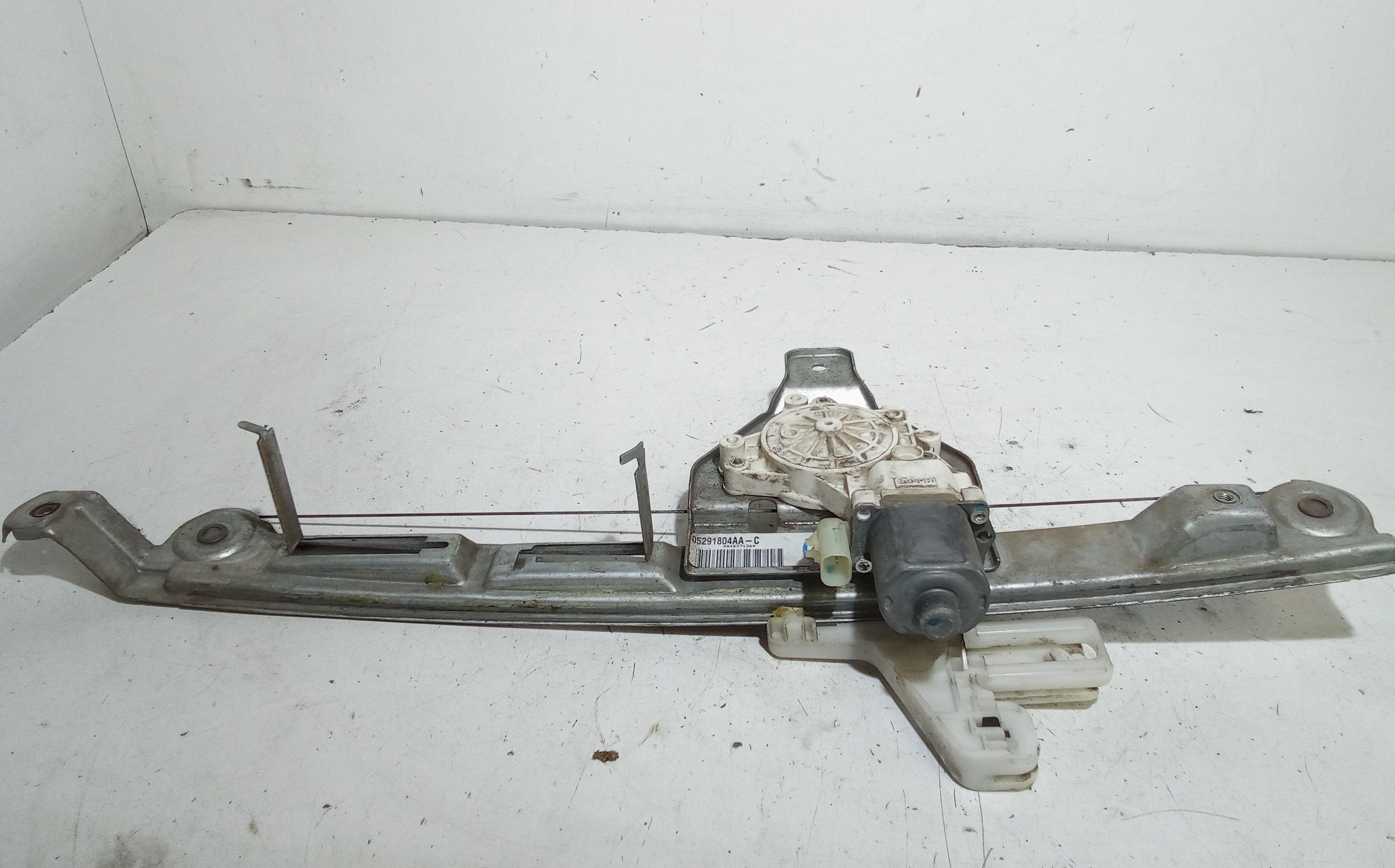 Alzacristallo Porta Post. Destro K05291802AA Usato