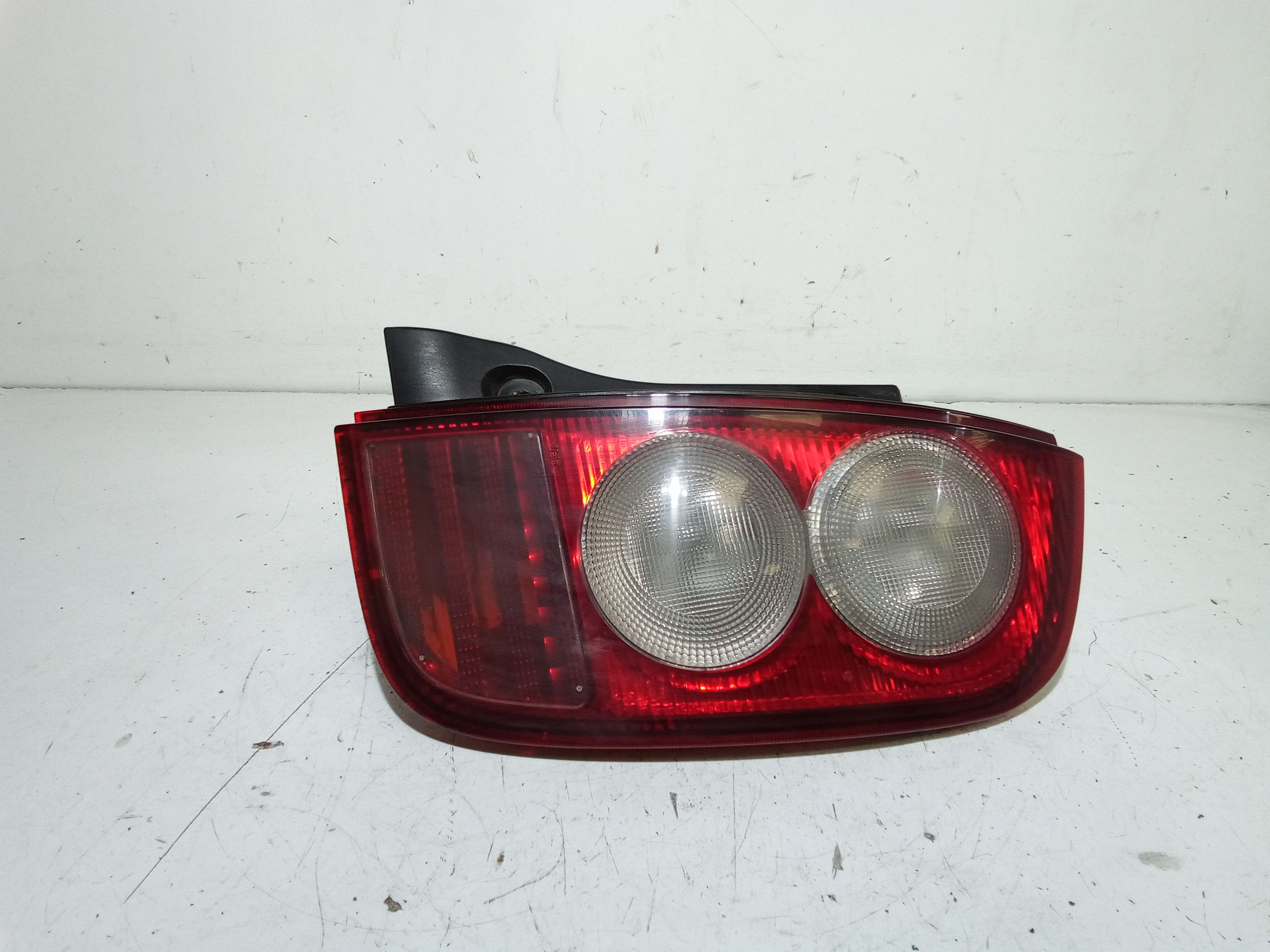 Fanale Post. Destro 26550AX720 Usato