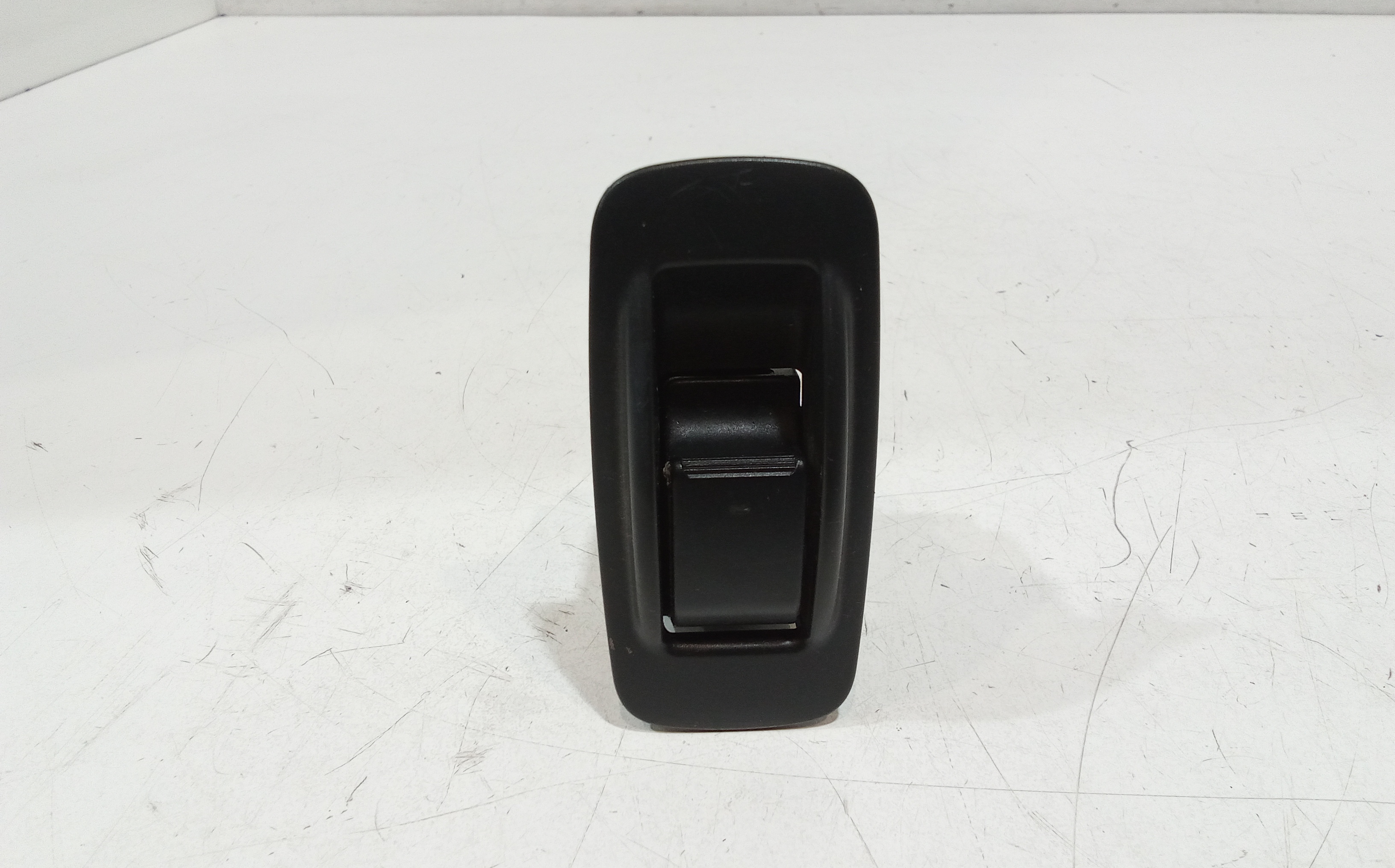 Interruttore Alzacristalli Porta Post. Sinistro 848100F010 Usato