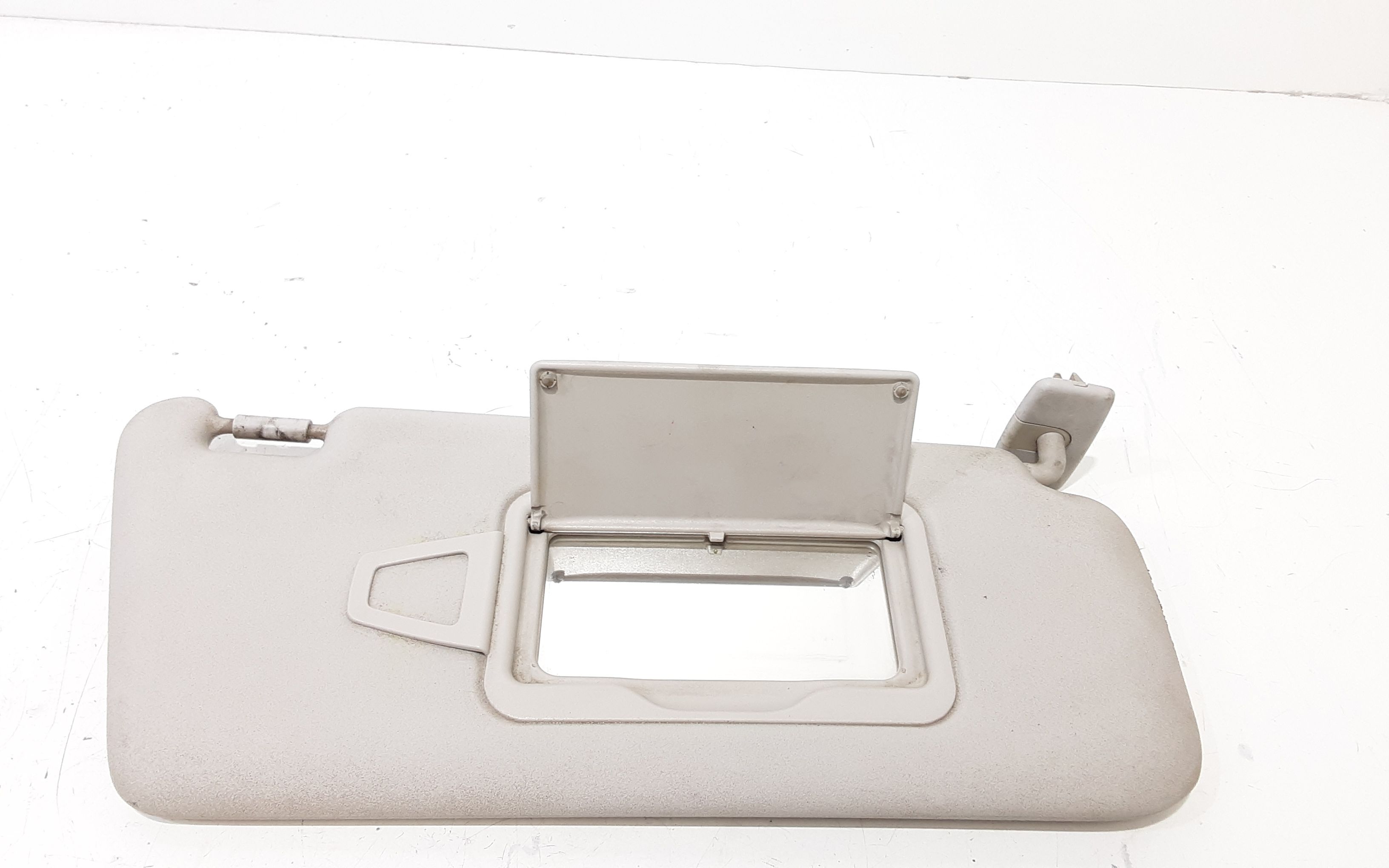 Aletta Parasole Parabrezza Destro A16981002107H48 Usato