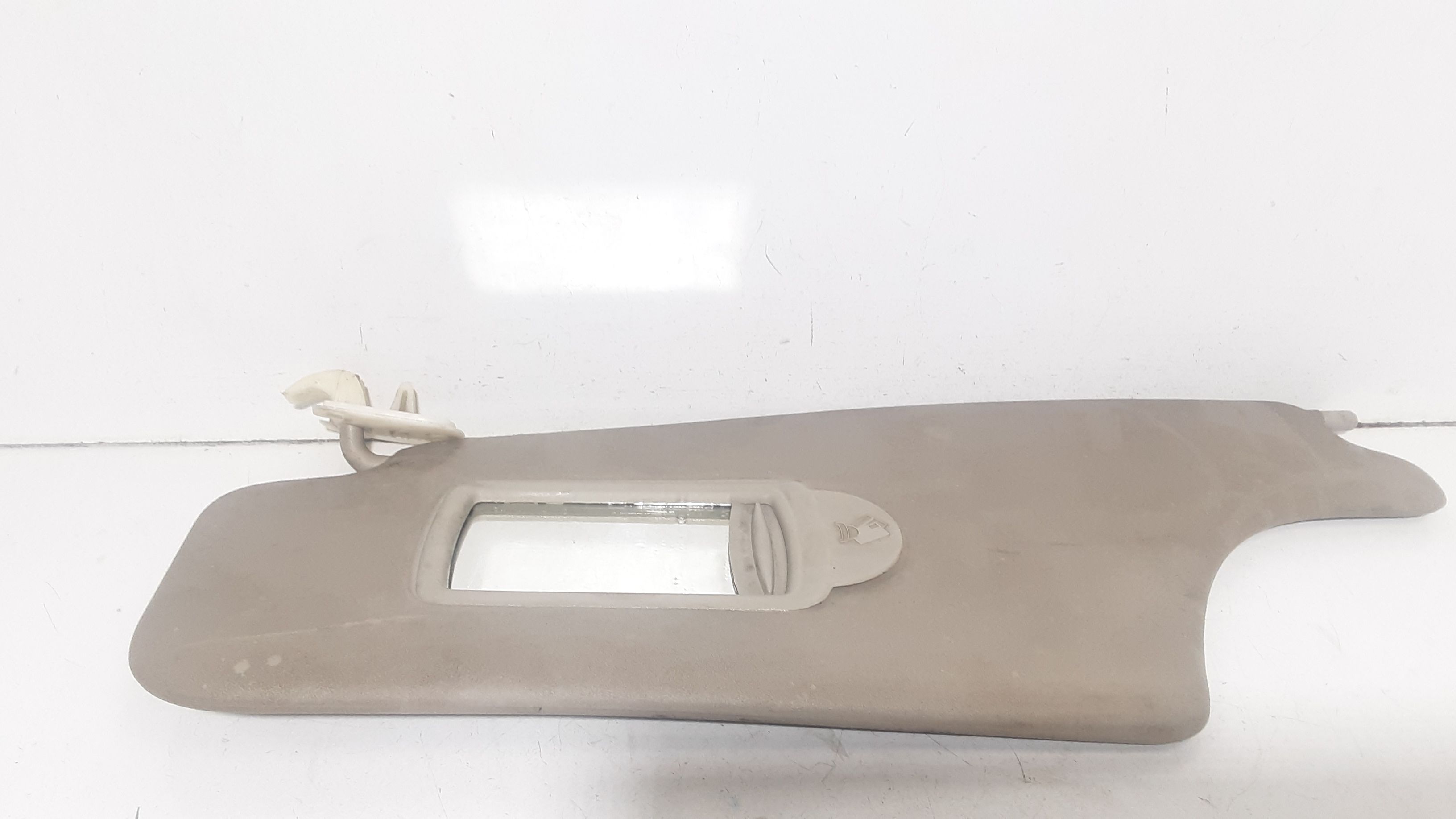 Aletta Parasole Parabrezza Sinistro 8200329035 Usato