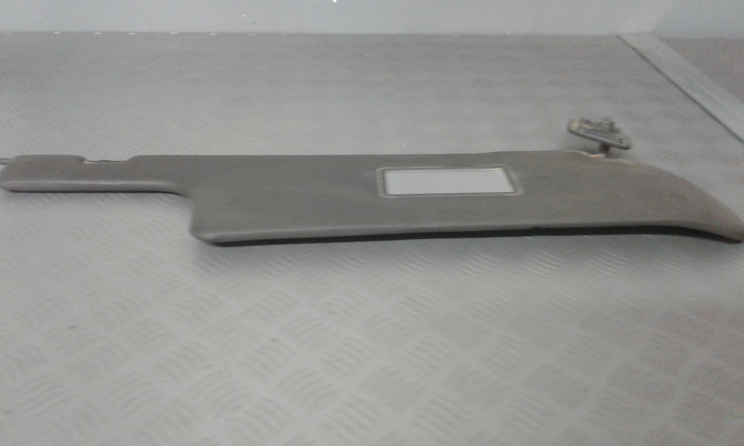 Aletta Parasole Parabrezza Destro 500312417 Usato