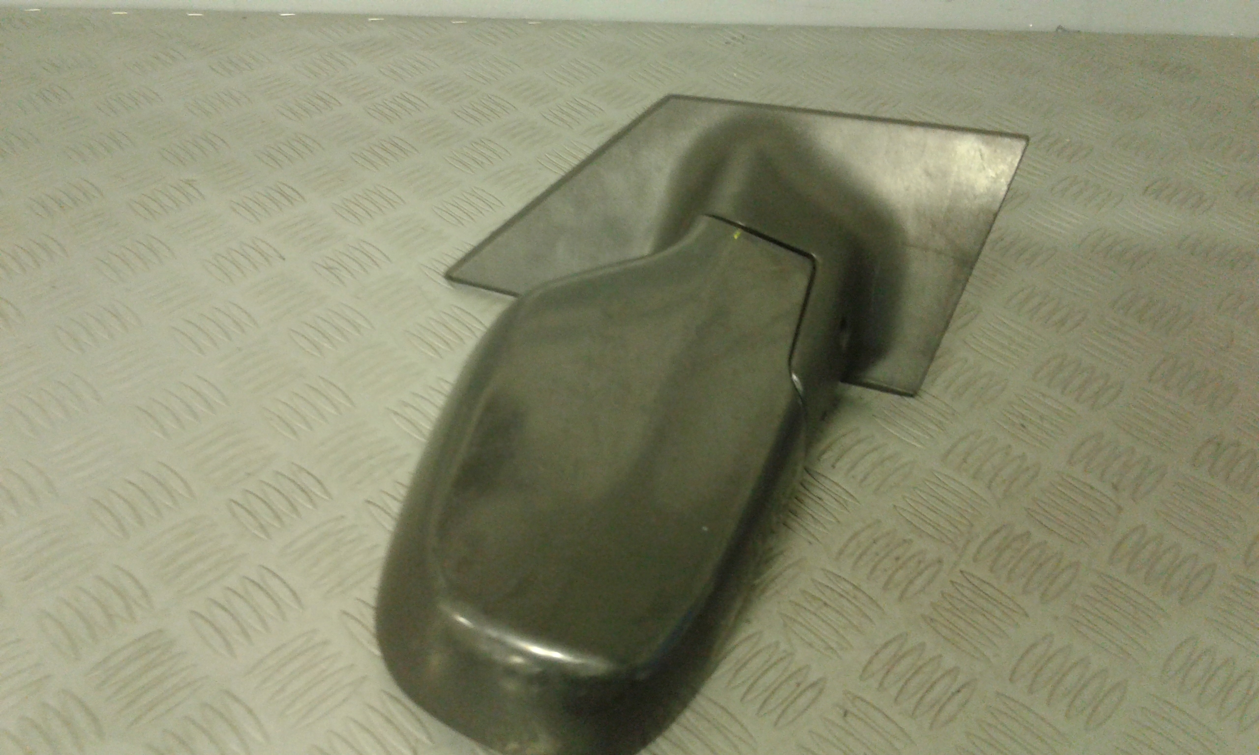 Retrovisore Est. Destro Usato