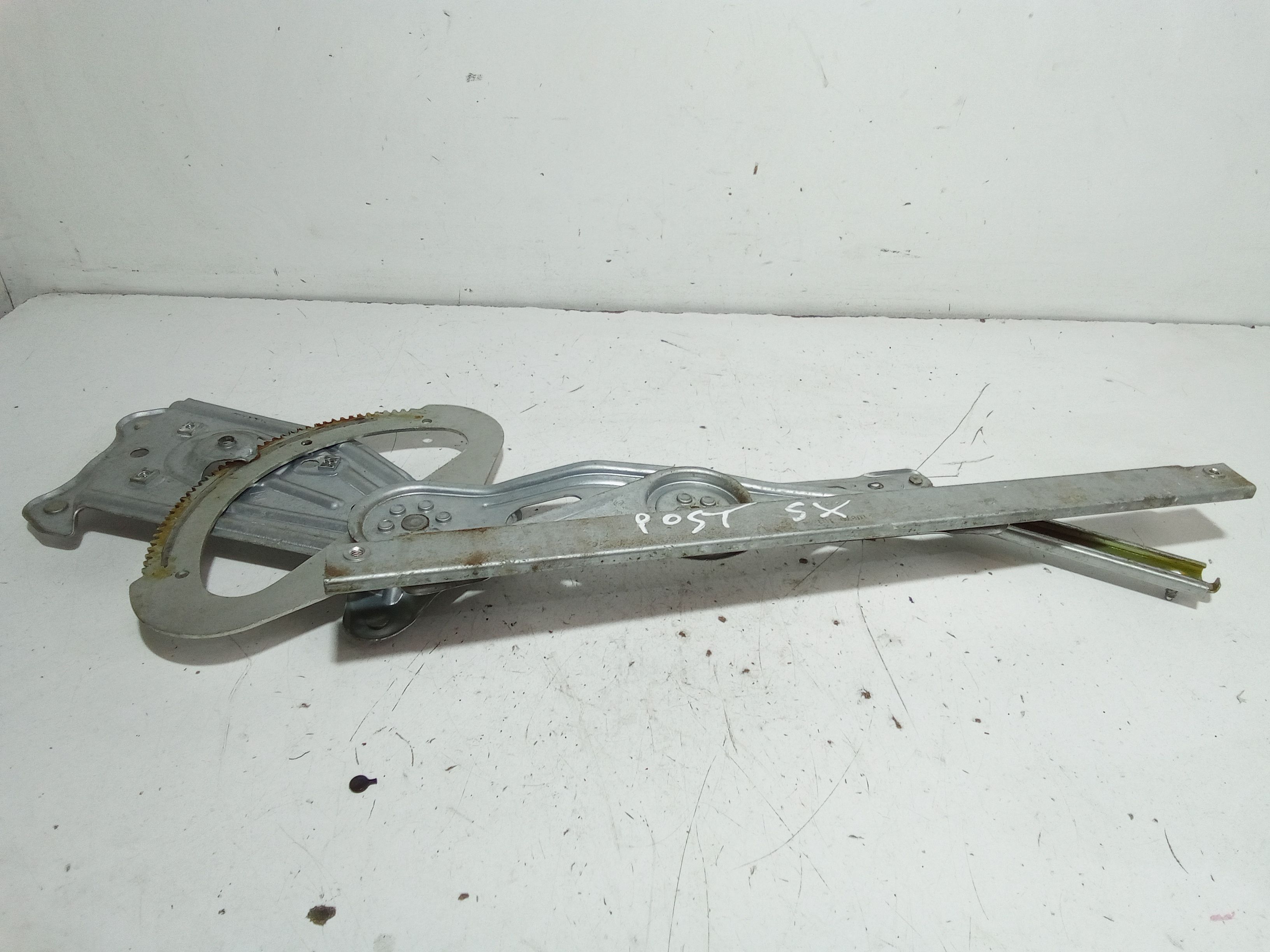 Alzacristallo Porta Post. Sinistro 827210005R Usato