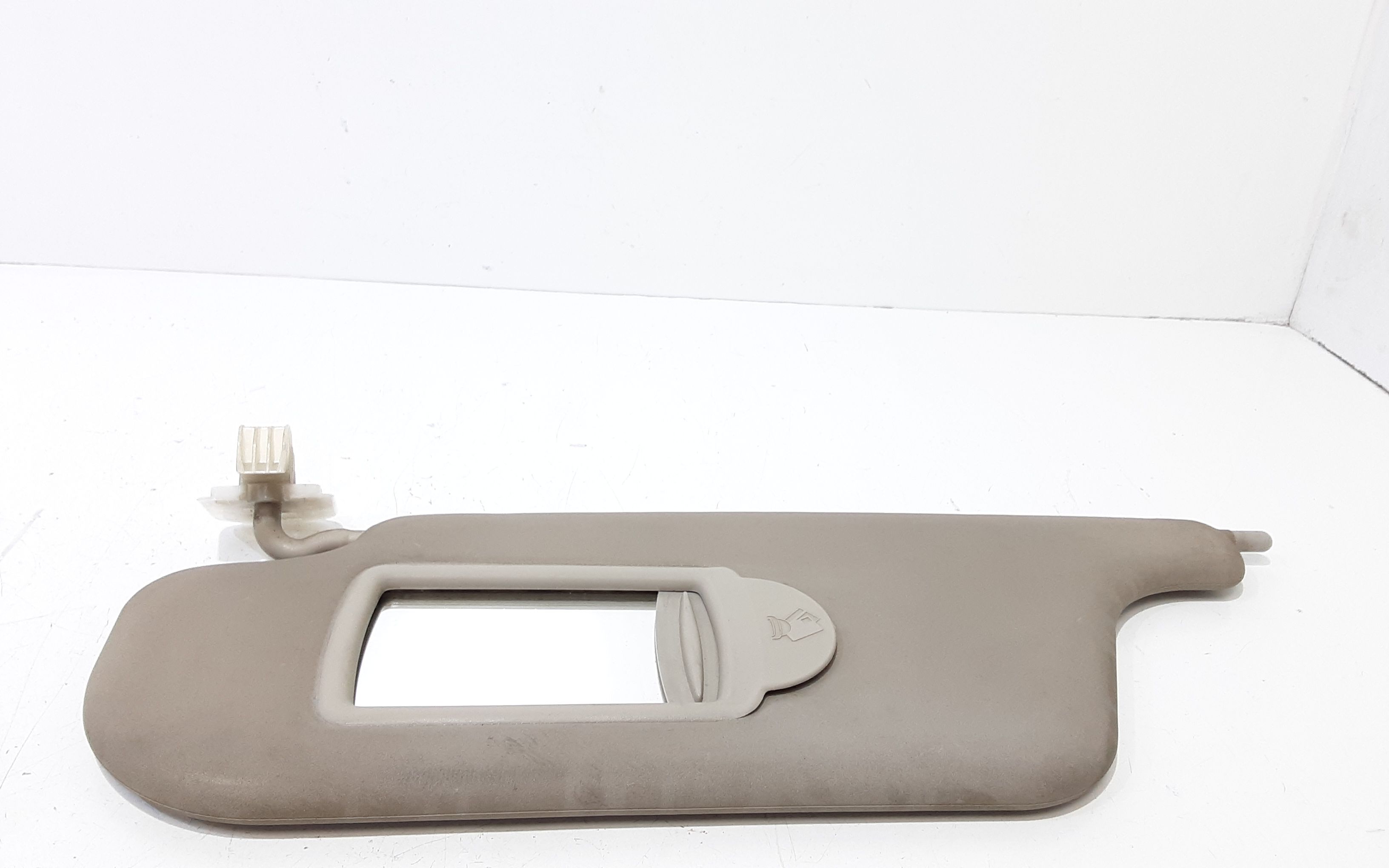 Aletta Parasole Parabrezza Sinistro 8200294234 Usato