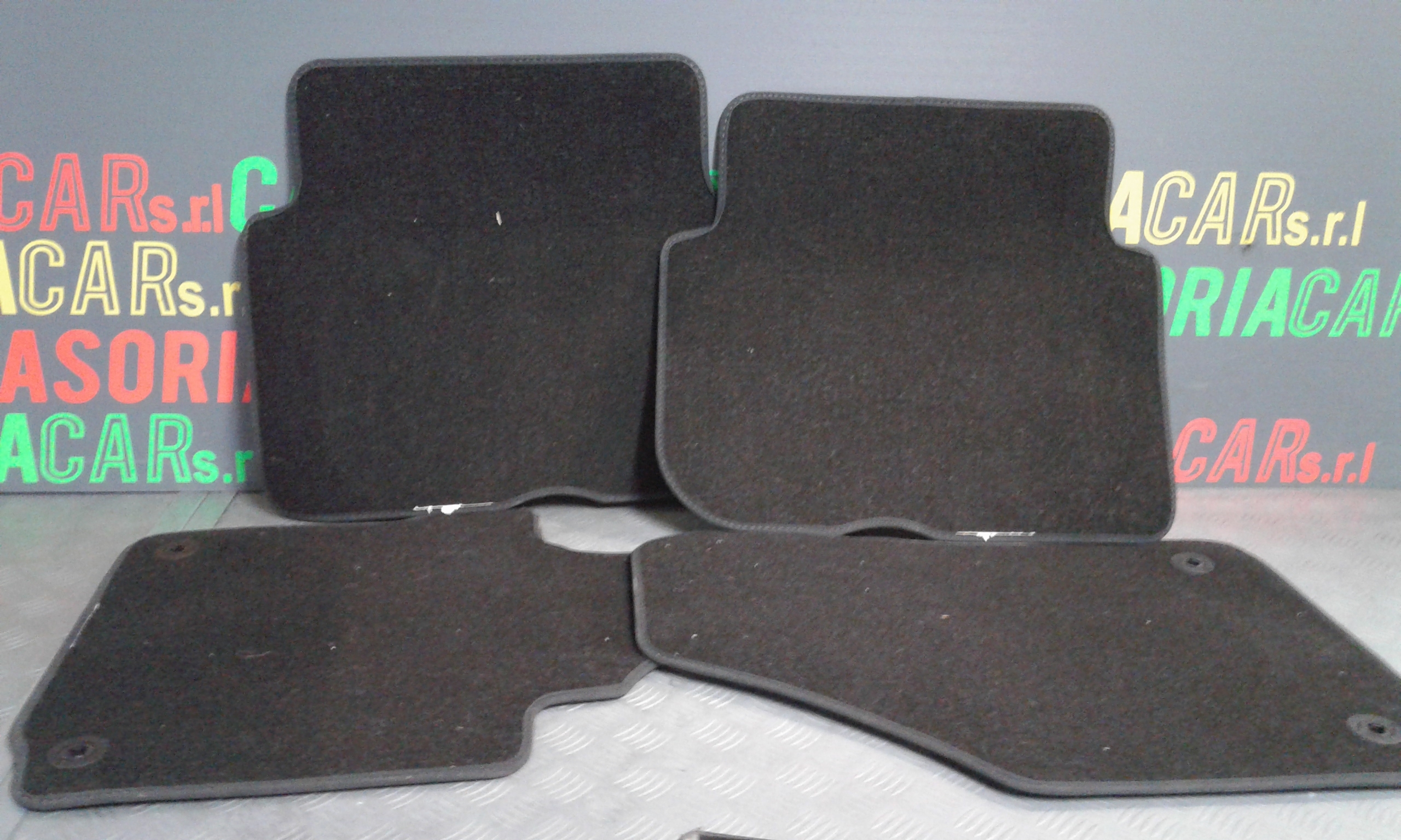 Tappetino Ant. Lat. Destro,tappetino Ant. Lat. Sinistro Usato