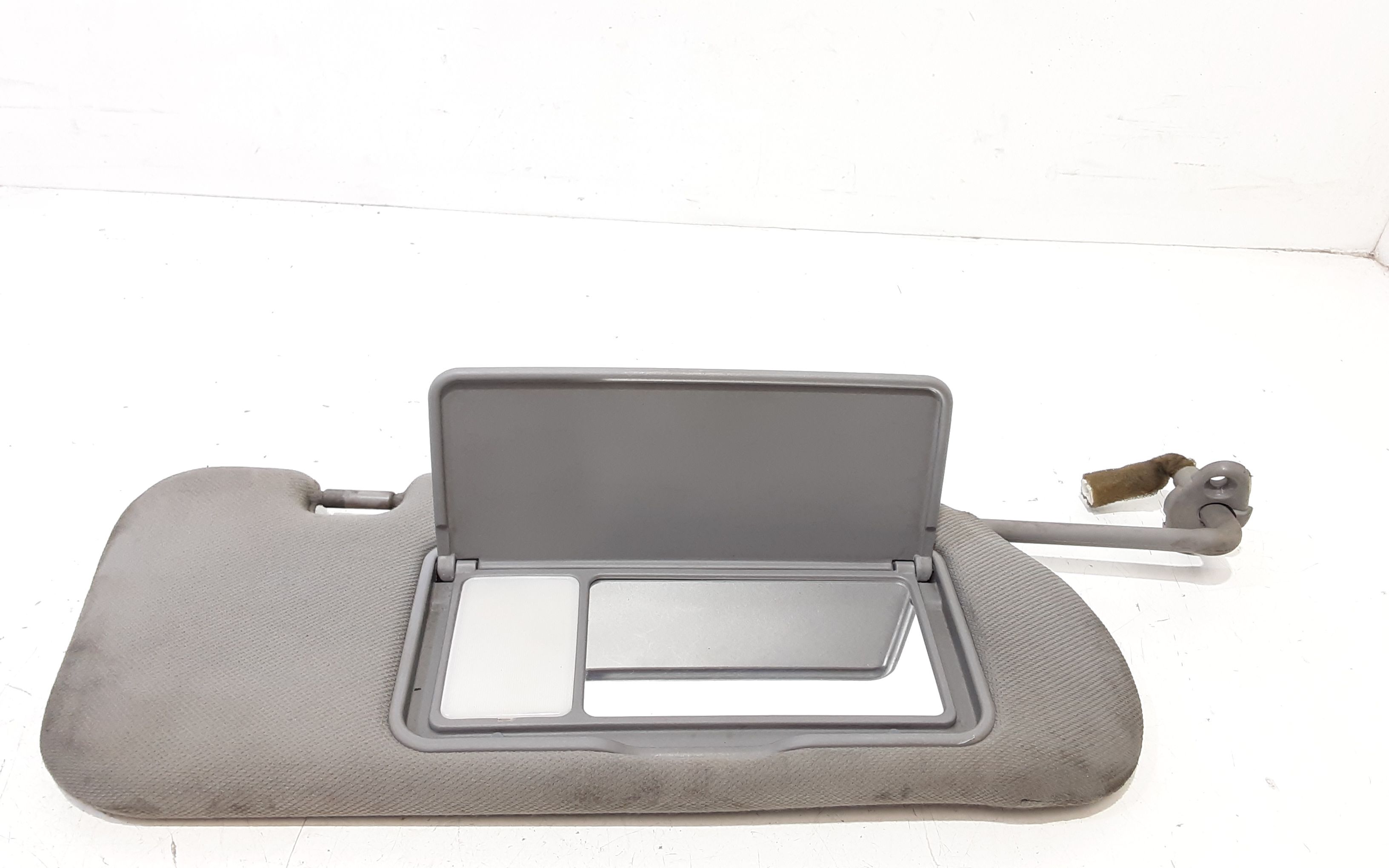 Aletta Parasole Parabrezza Destro 852043E01044 Usato