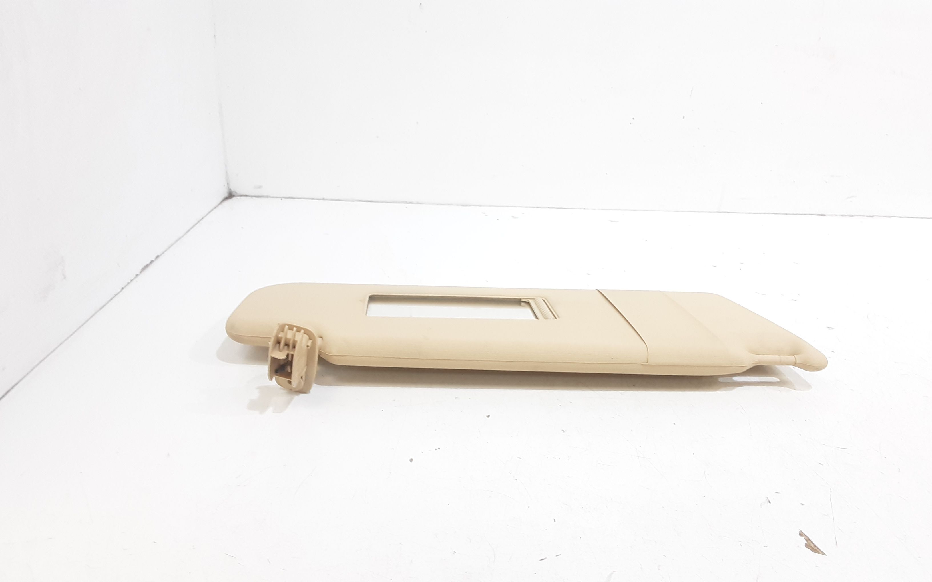 Aletta Parasole Parabrezza Destro 3B0857552AK2F4 Usato