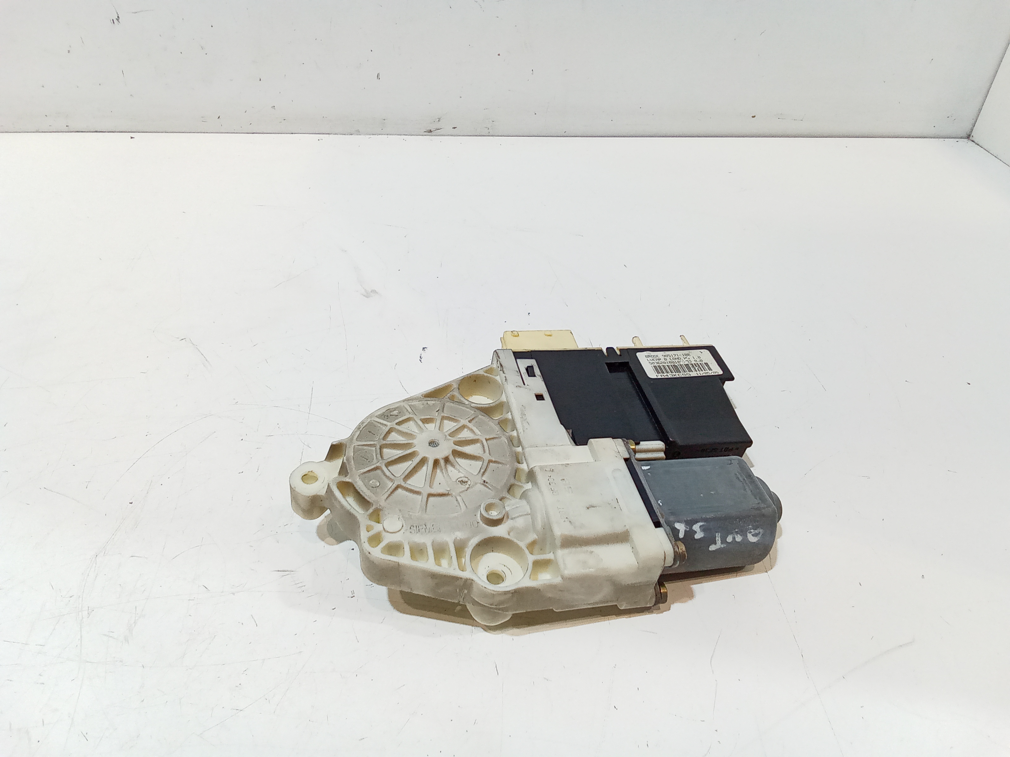 Motorino Alzacristallo Porta Ant. Sinistro 9221CG Usato