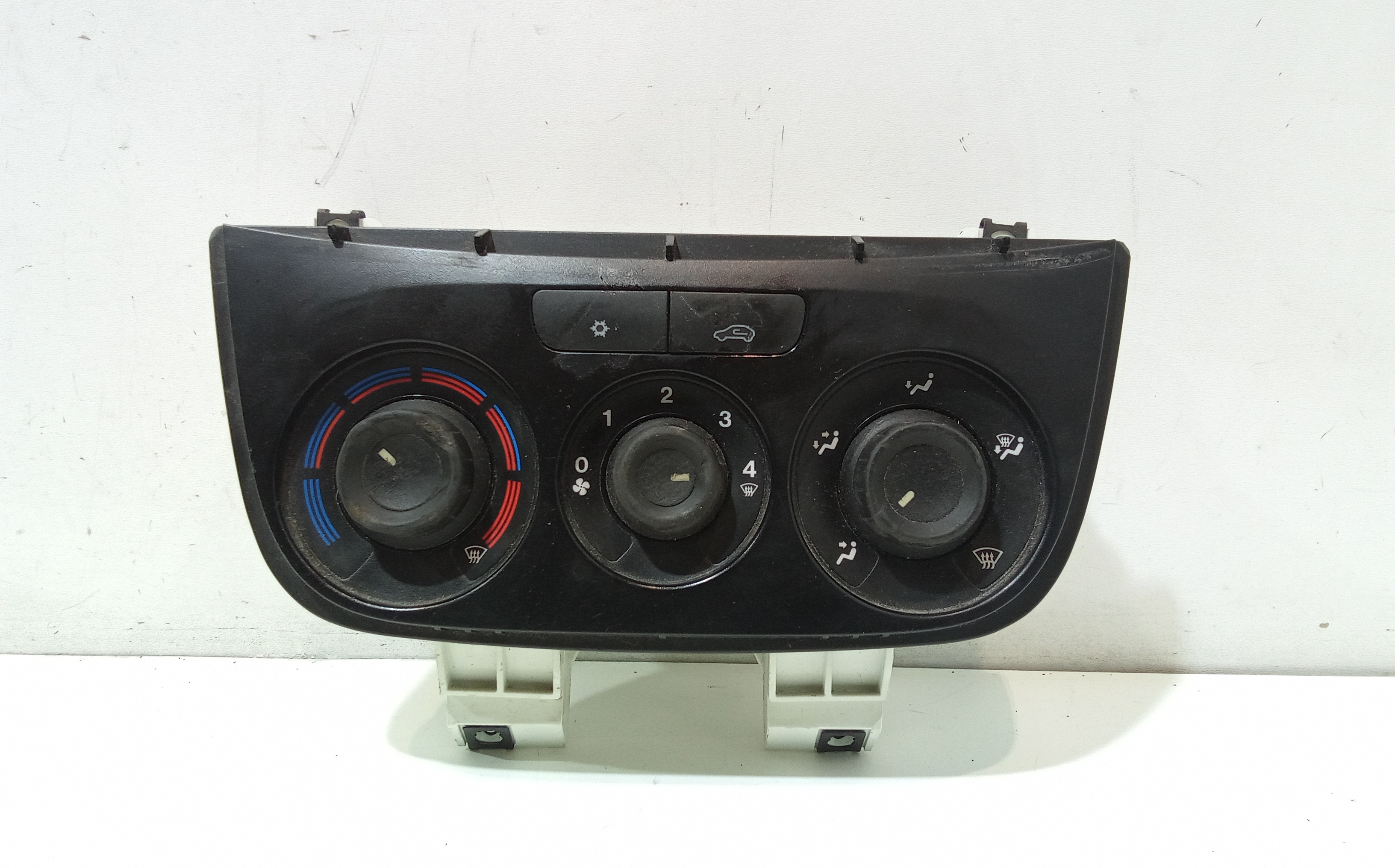 Blocco Comando Climatizzazione 735677136 Usato