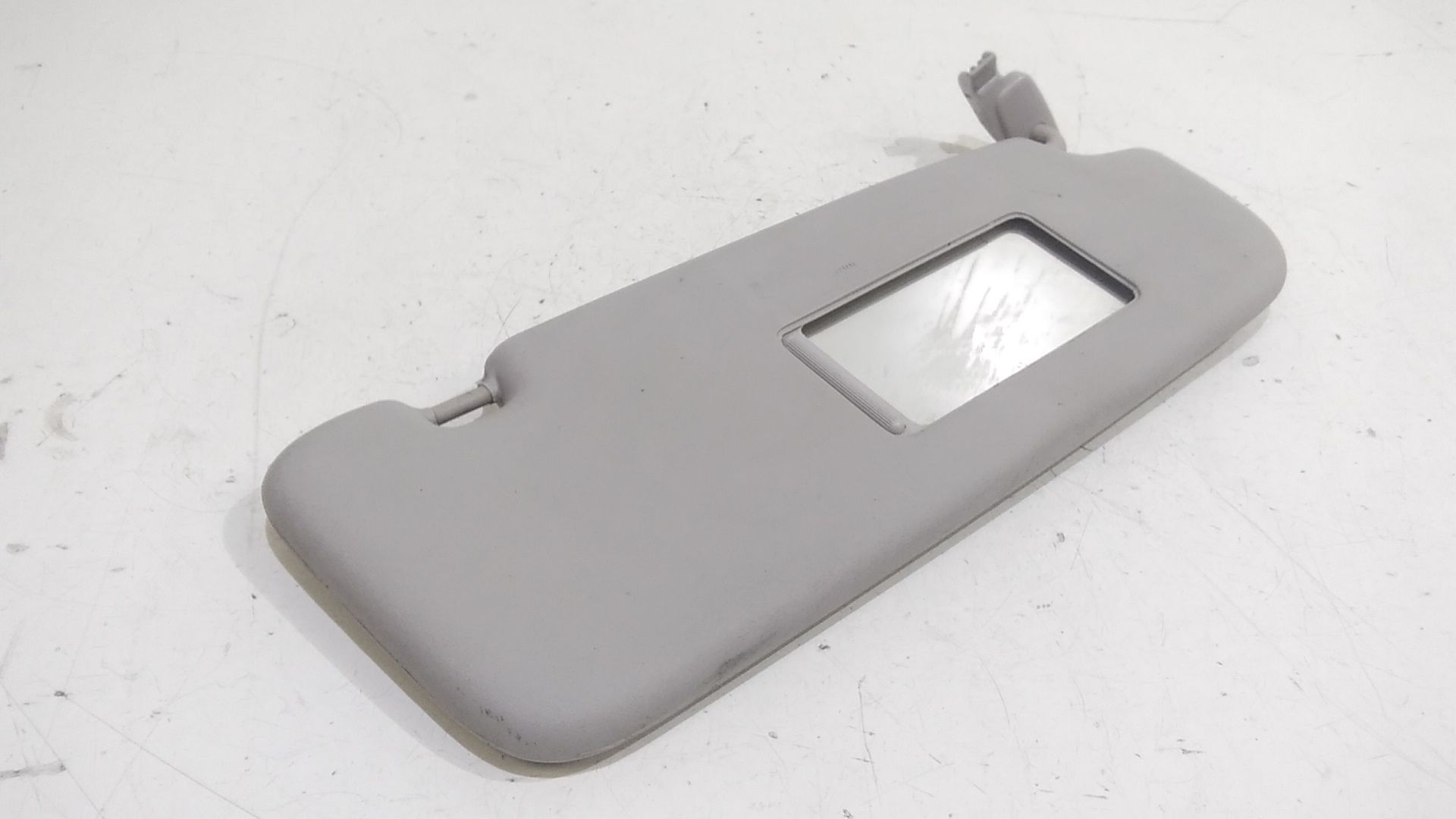 Aletta Parasole Parabrezza Destro 5Z9857552L72 Usato