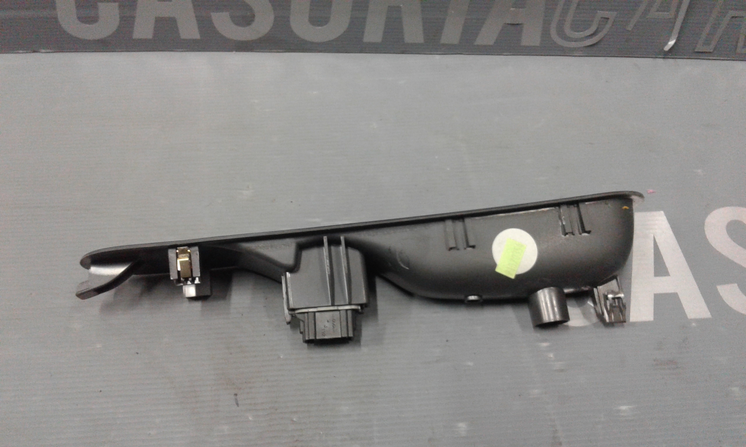 Interruttore Alzacristalli Porta Ant. Destro 8200220508 Usato