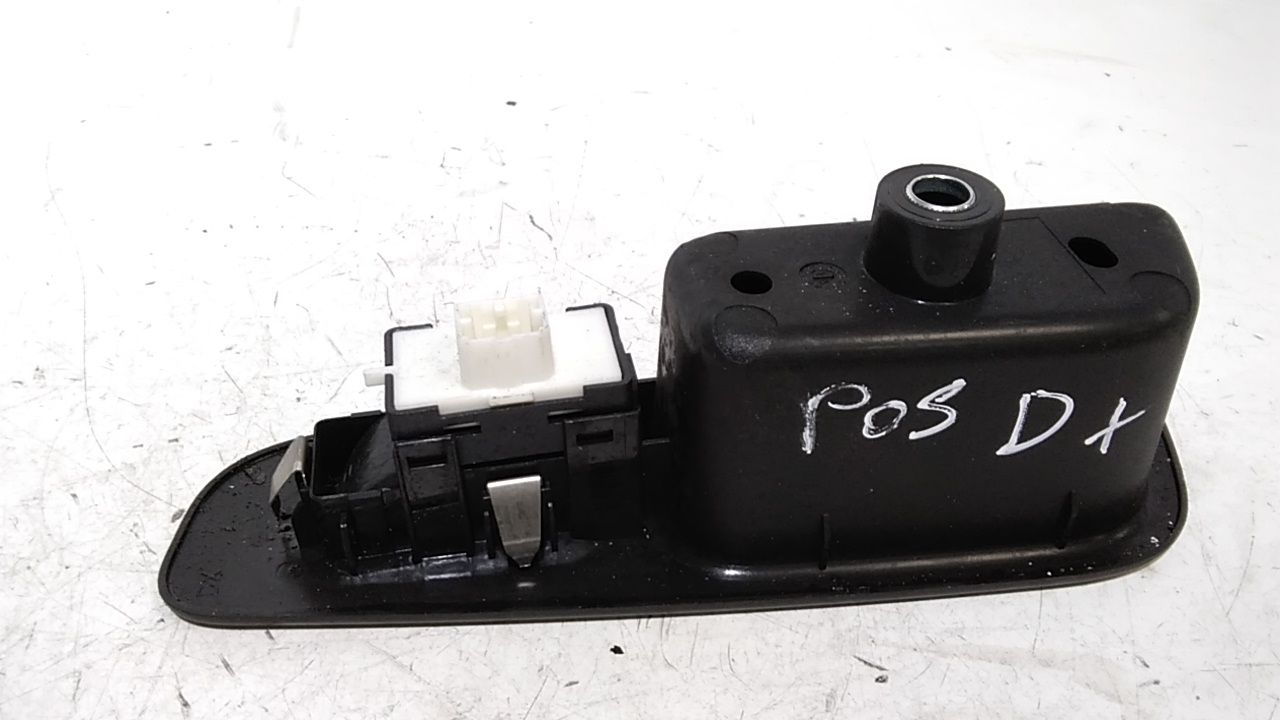 Interruttore Alzacristalli Porta Post. Destro 735603927 Usato