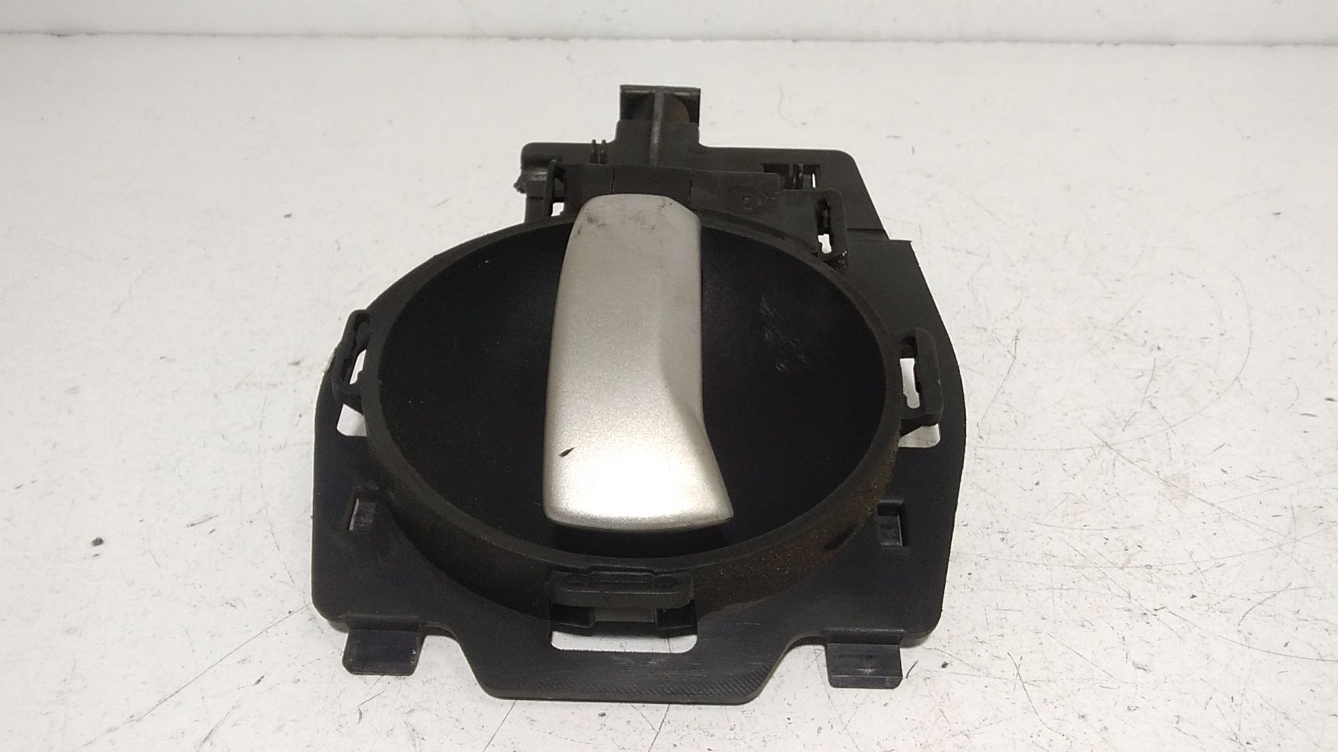 Maniglia Int. Apertura Porta Ant. Sinistro 9143K4 Usato