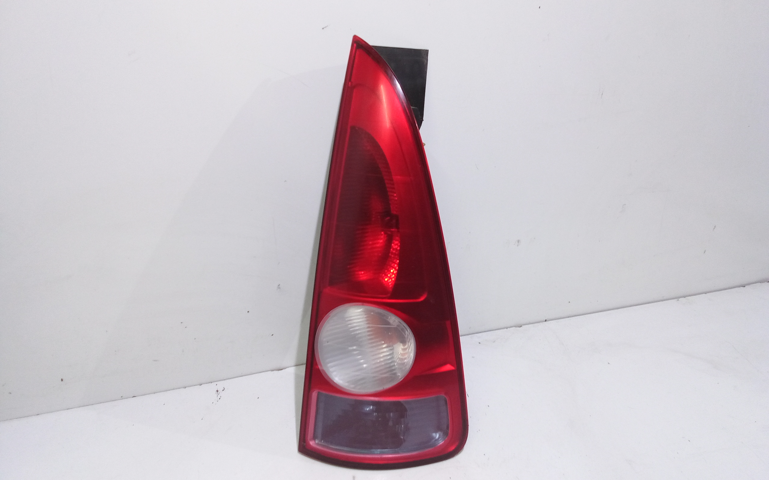 Fanale Post. Destro 8200394724 Usato