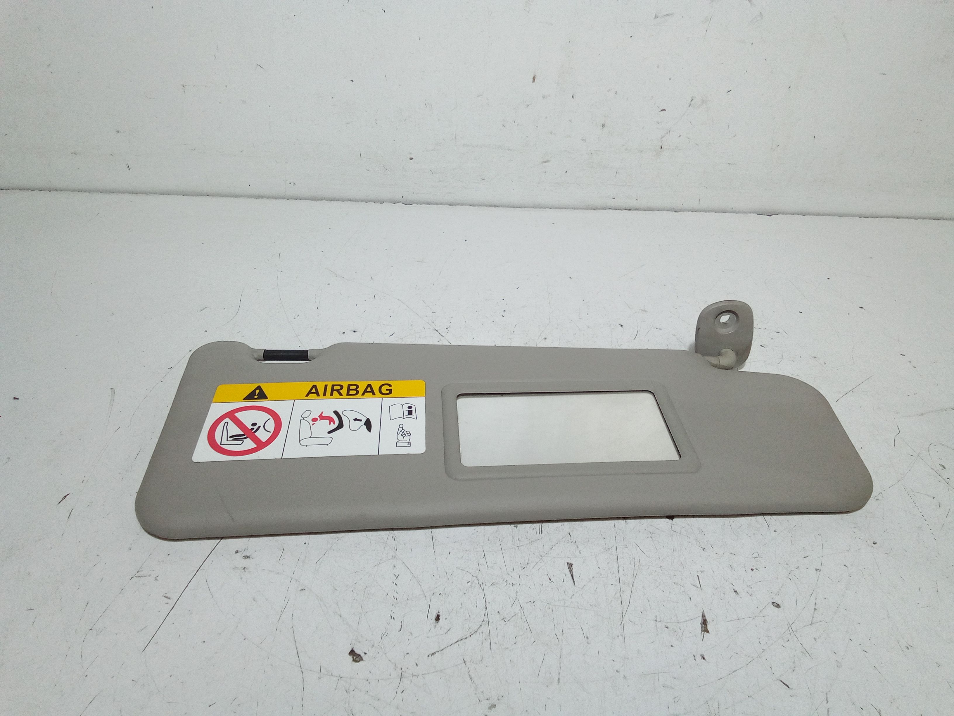 Aletta Parasole Parabrezza Destro 964006322R Usato