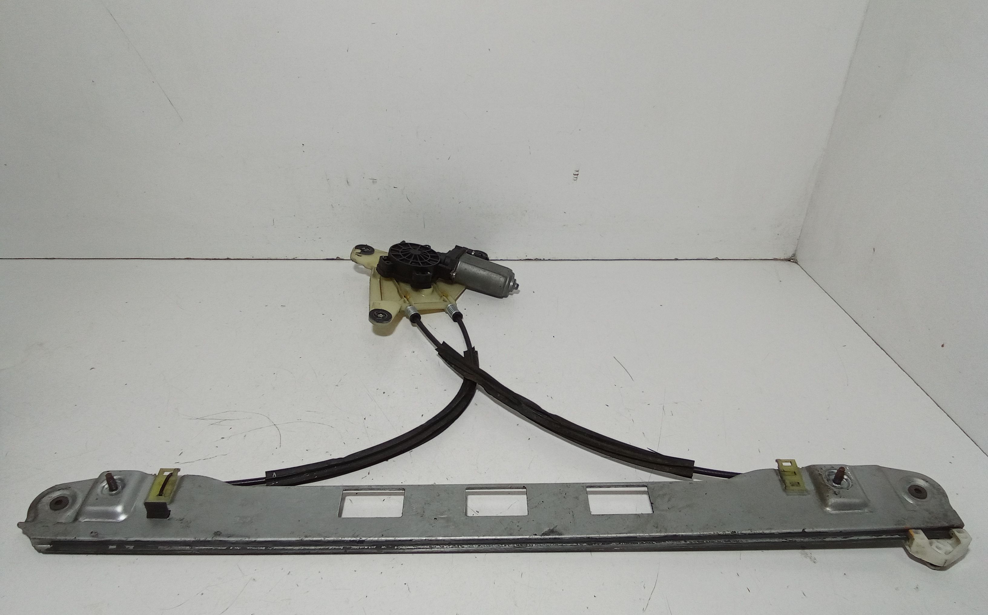 Alzacristallo Porta Ant. Destro 807200009R Usato