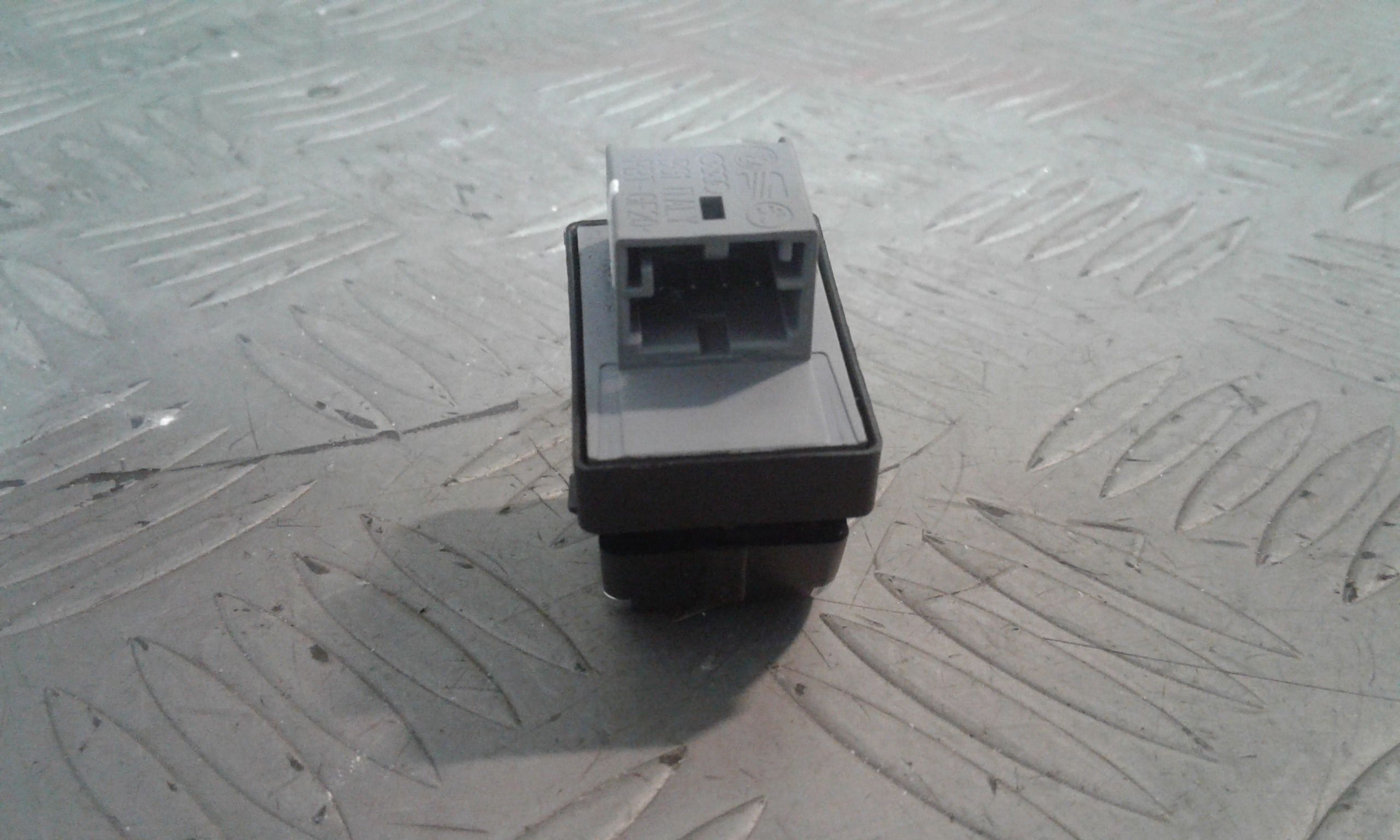 Interruttore Alzacristalli Porta Post. Destro Usato