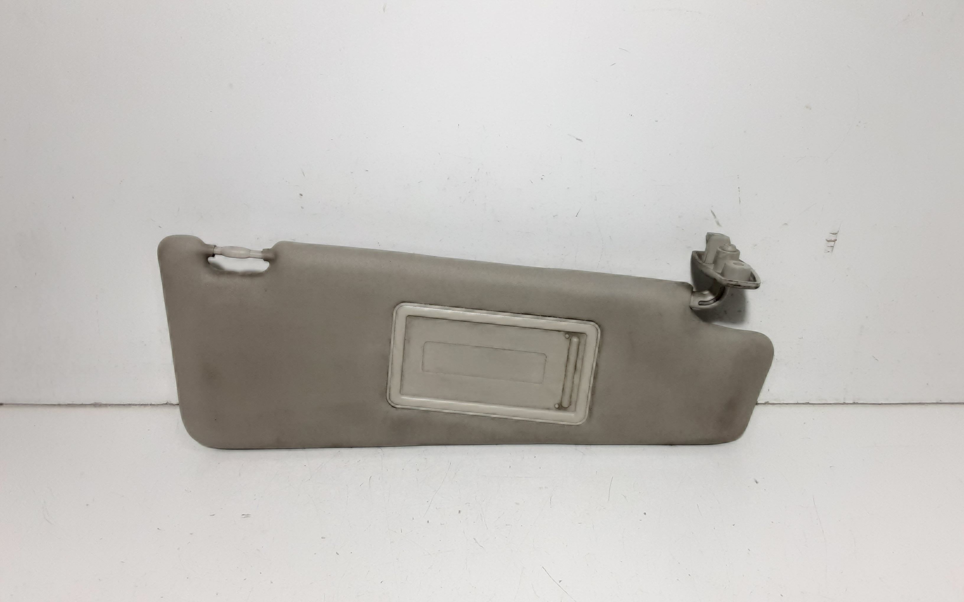 Aletta Parasole Parabrezza Destro 735361684 Usato