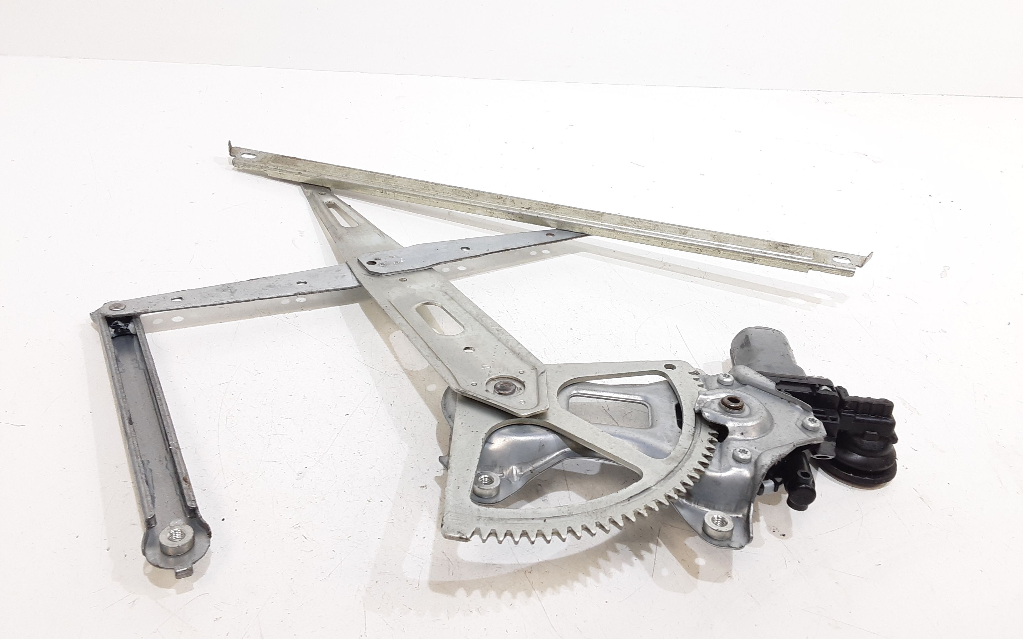 Alzacristallo Porta Ant. Destro Usato