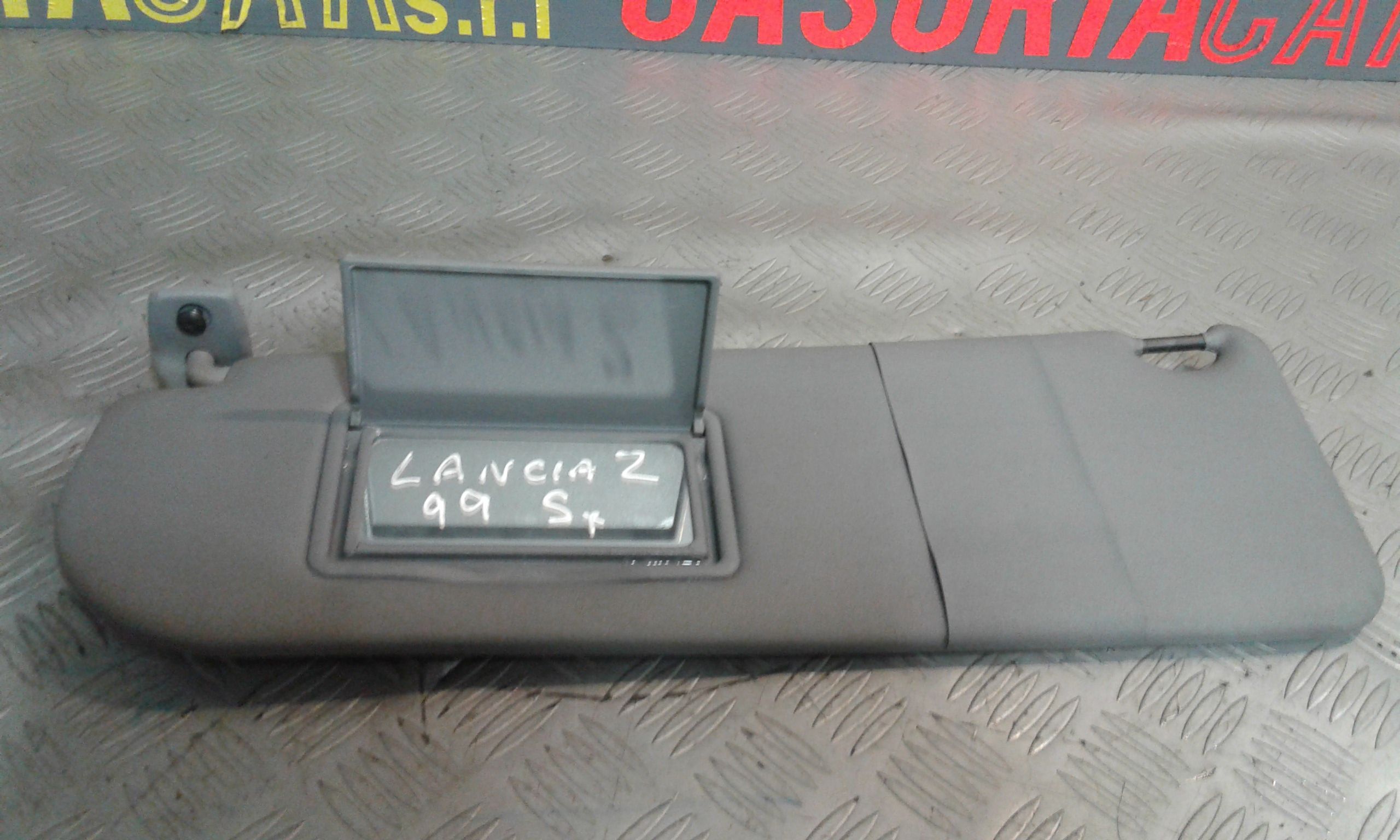 Aletta Parasole Parabrezza Sinistro Usato