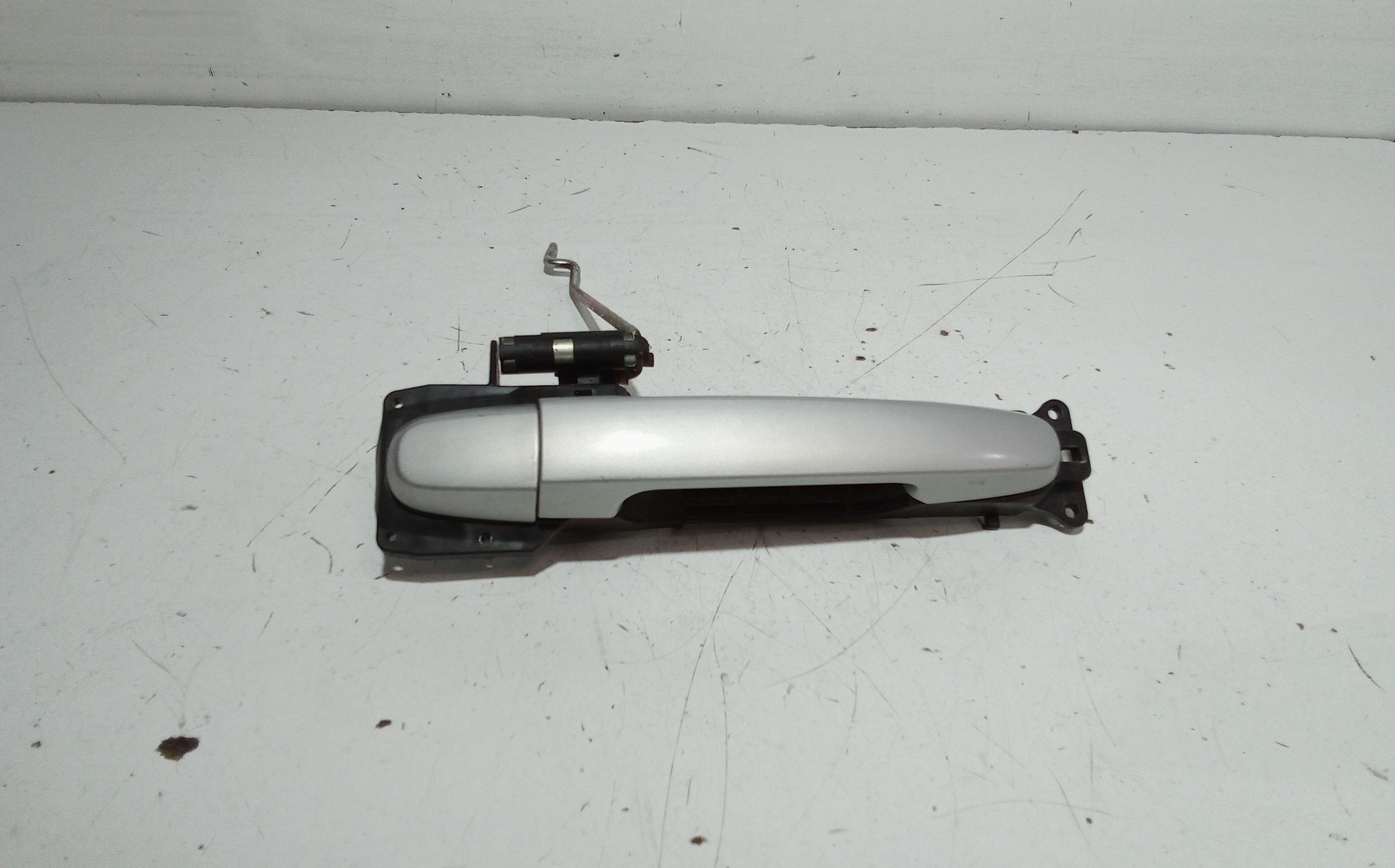 Maniglia Porta Ant. Destro 692100D060A1 Usato