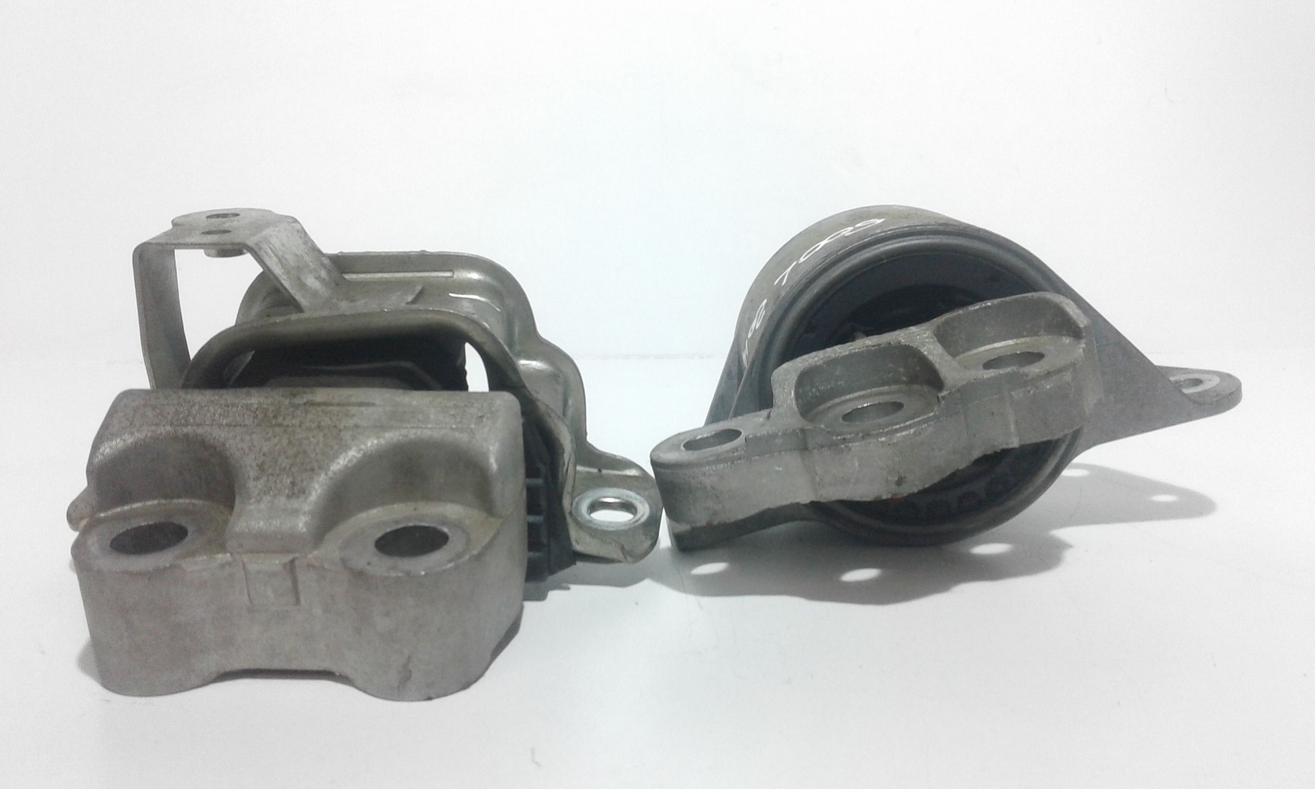 Piastra Alloggiamento Supporto Motore (Con Eventuale Bielletta O Tirante Associato) Usato