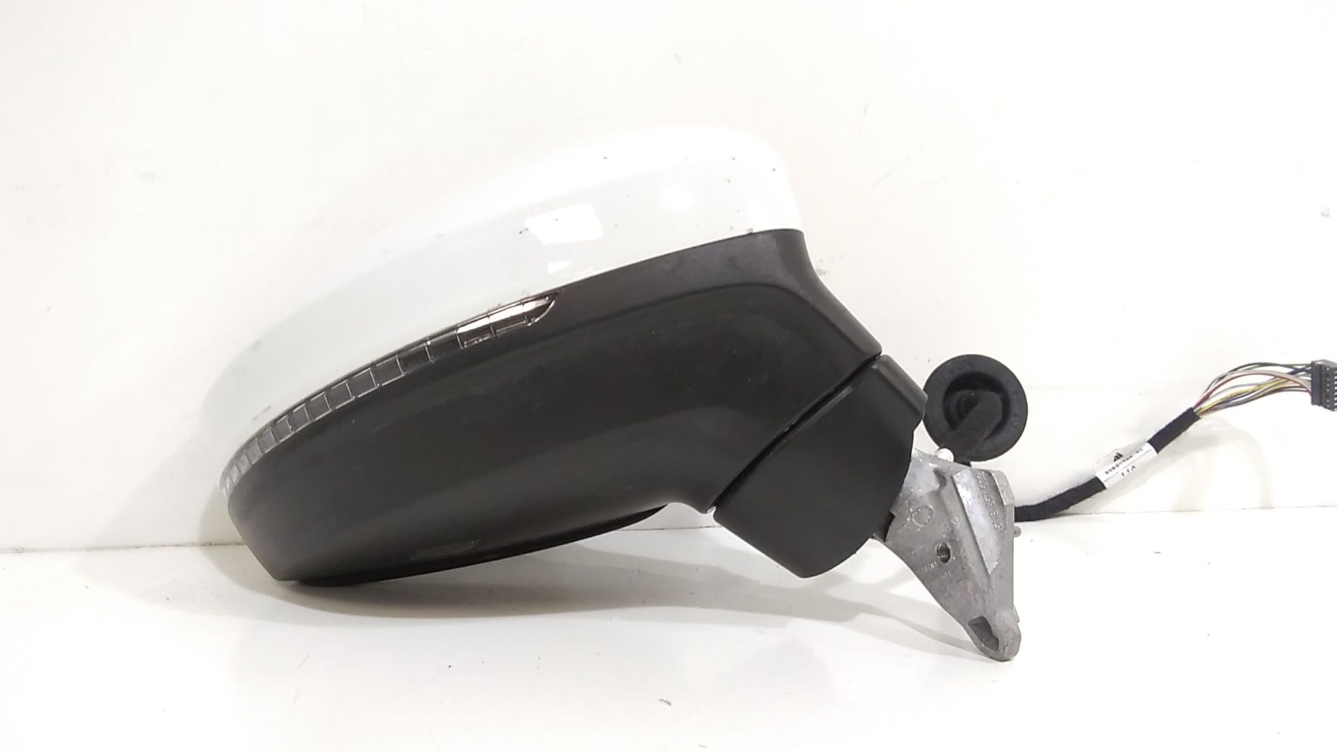 Retrovisore Est. Destro Usato