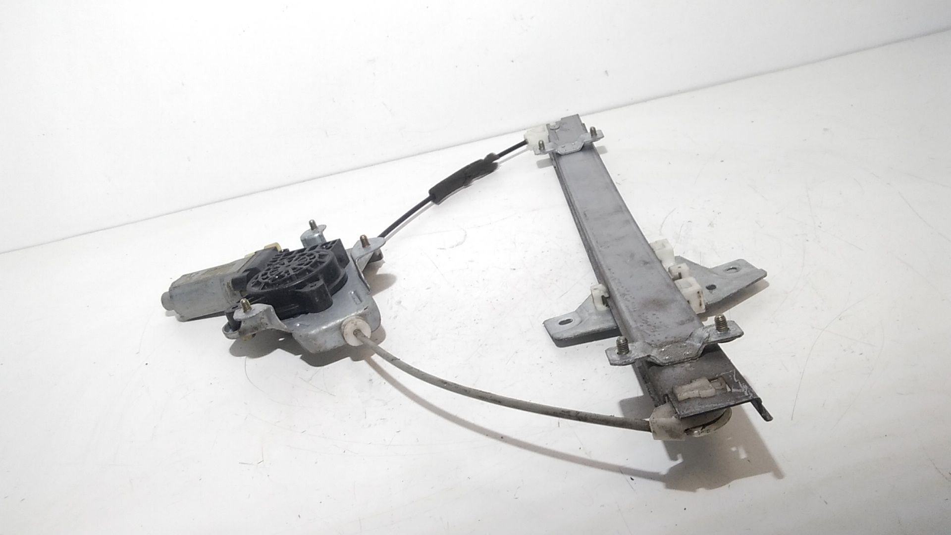 Alzacristallo Porta Ant. Destro 8240207000 Usato