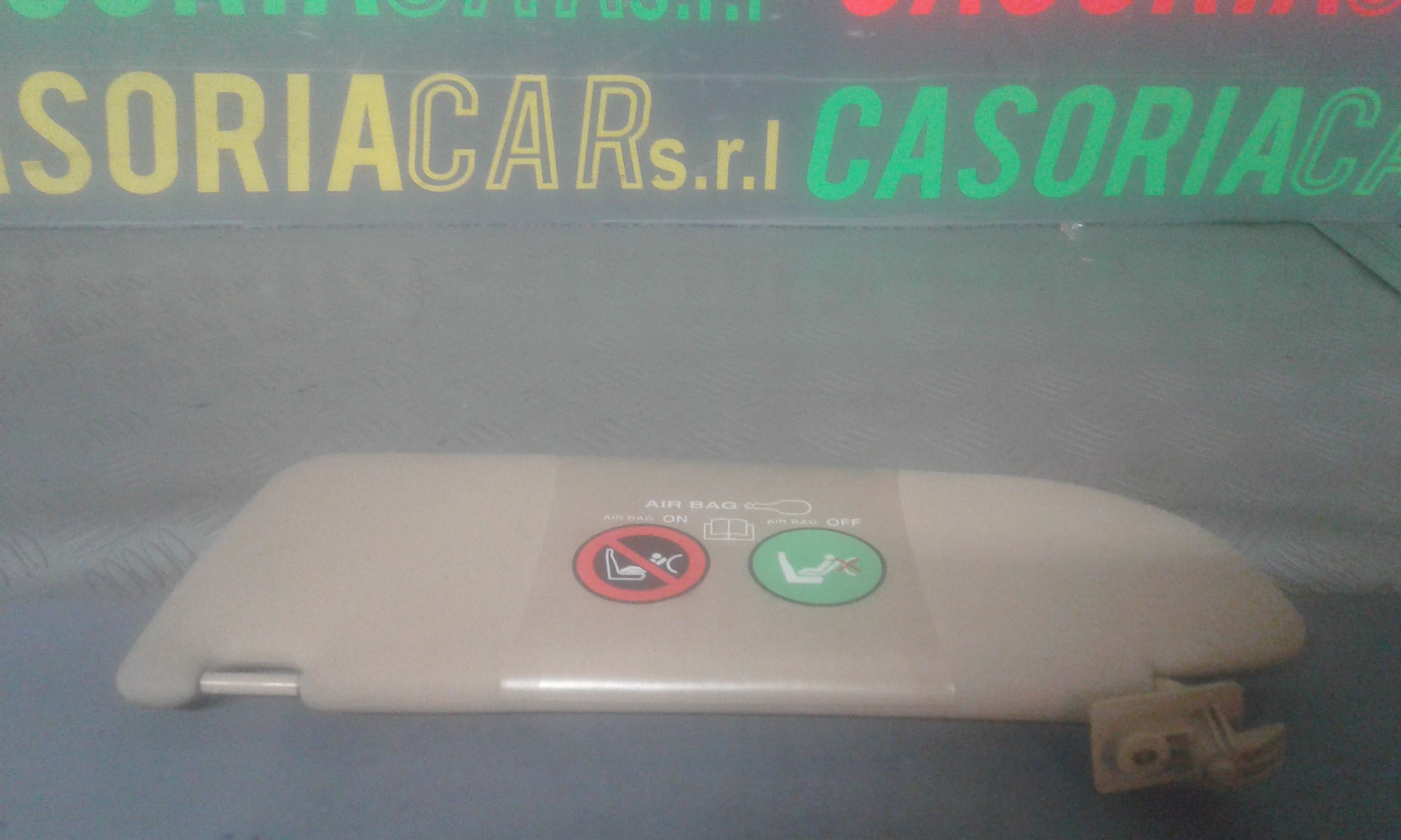 Aletta Parasole Parabrezza Destro 735314225 Usato