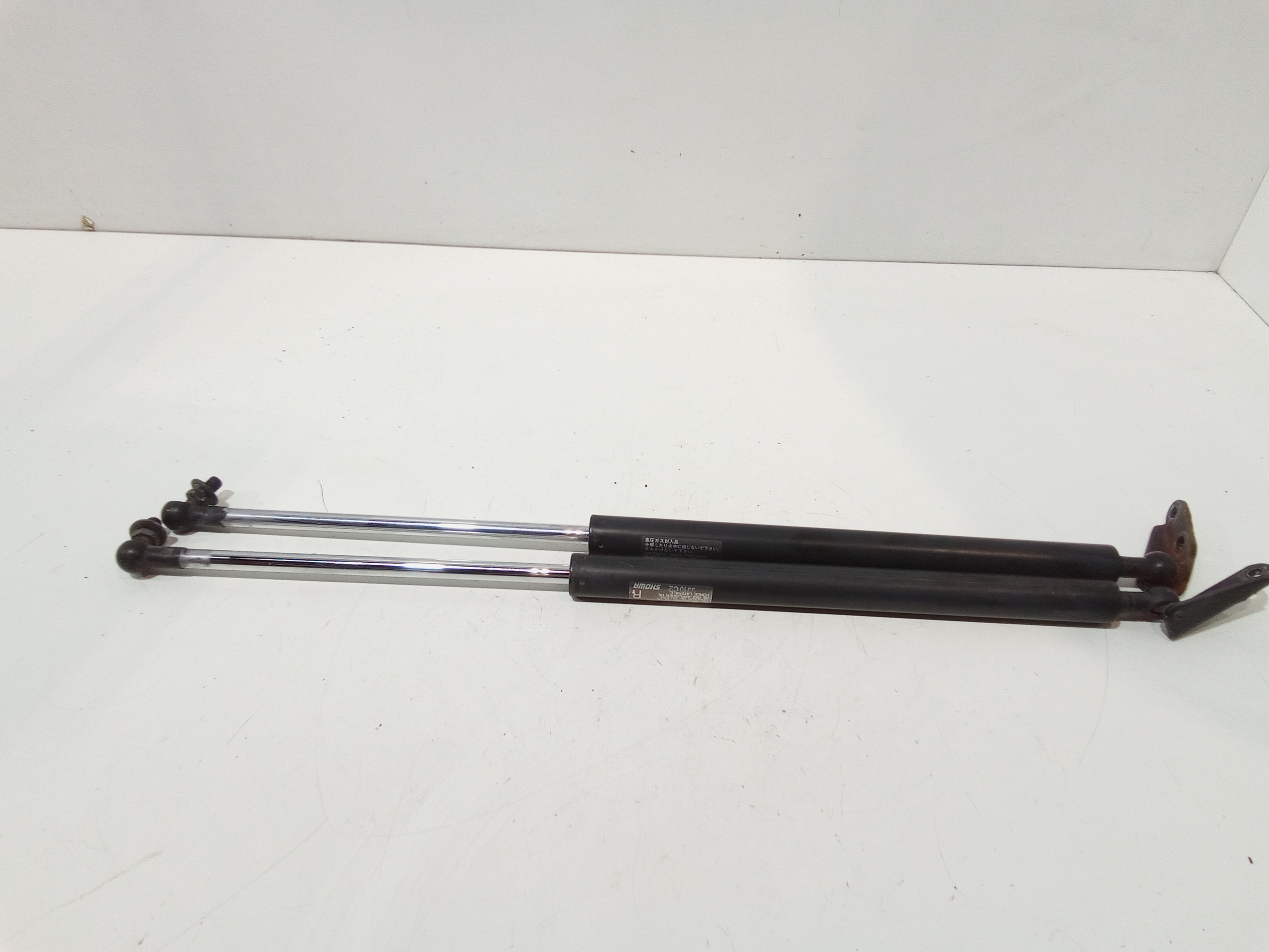 Asta Ammortizzante Cofano Ant. Usato