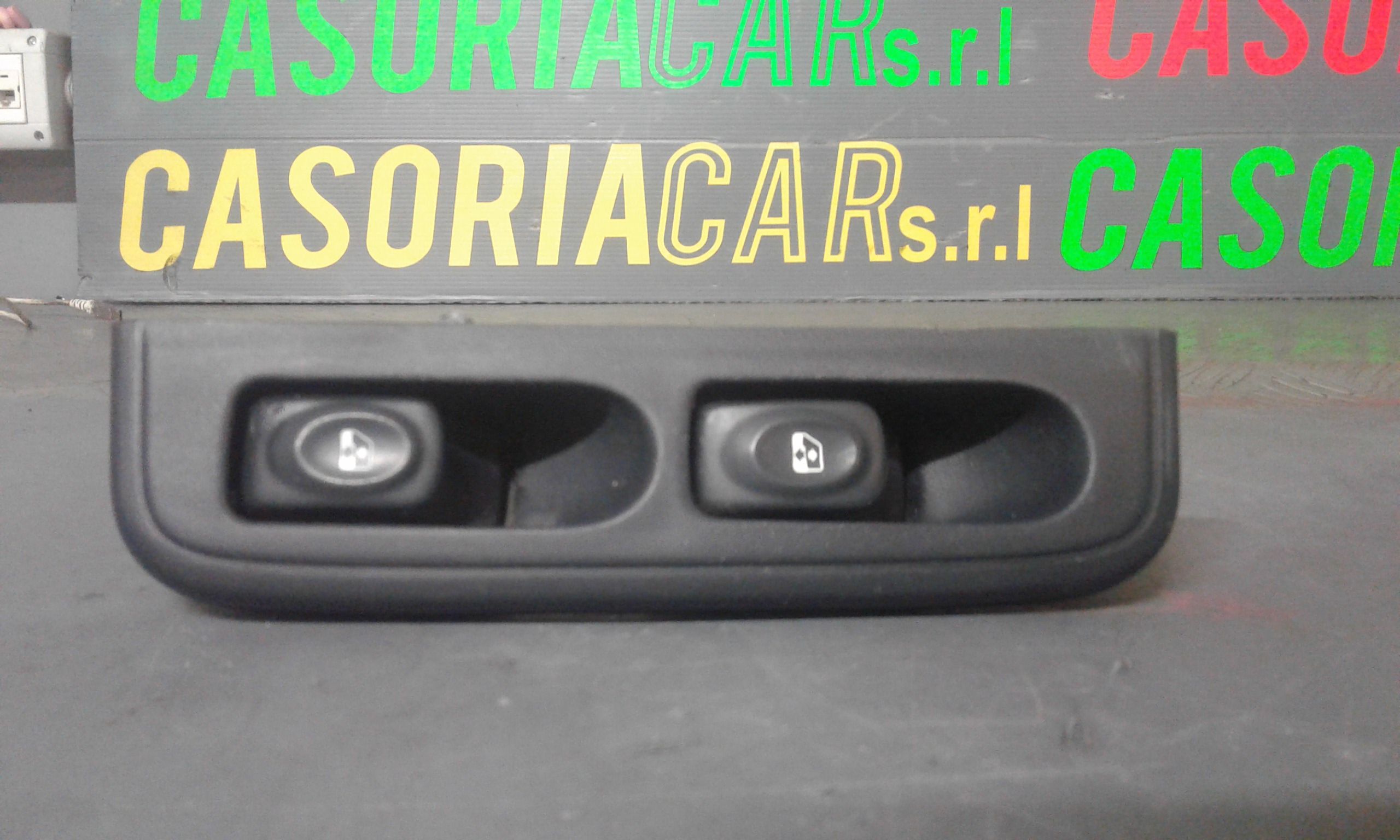 Interruttore Alzacristalli Porta Ant. Sinistro Usato