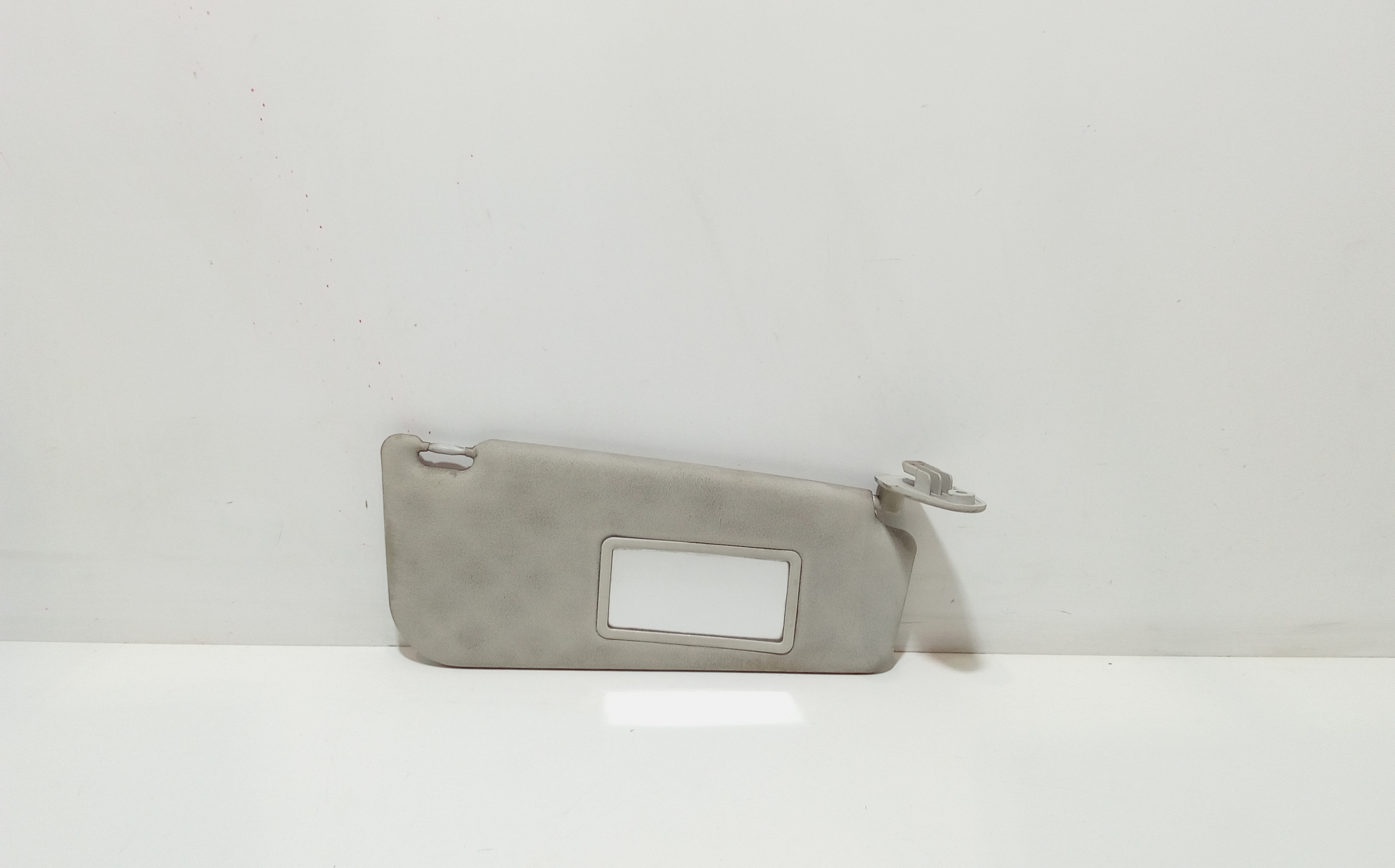 Aletta Parasole Parabrezza Destro 735338206 Usato