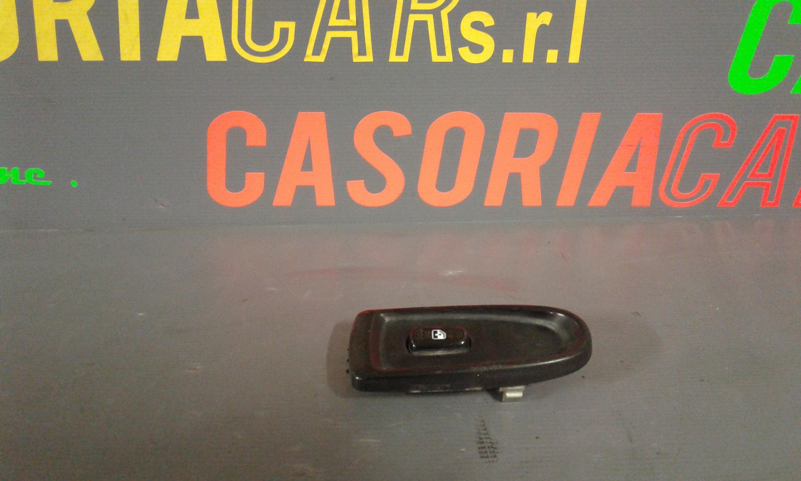 Interruttore Alzacristalli Porta Ant. Destro 5801484225 Usato