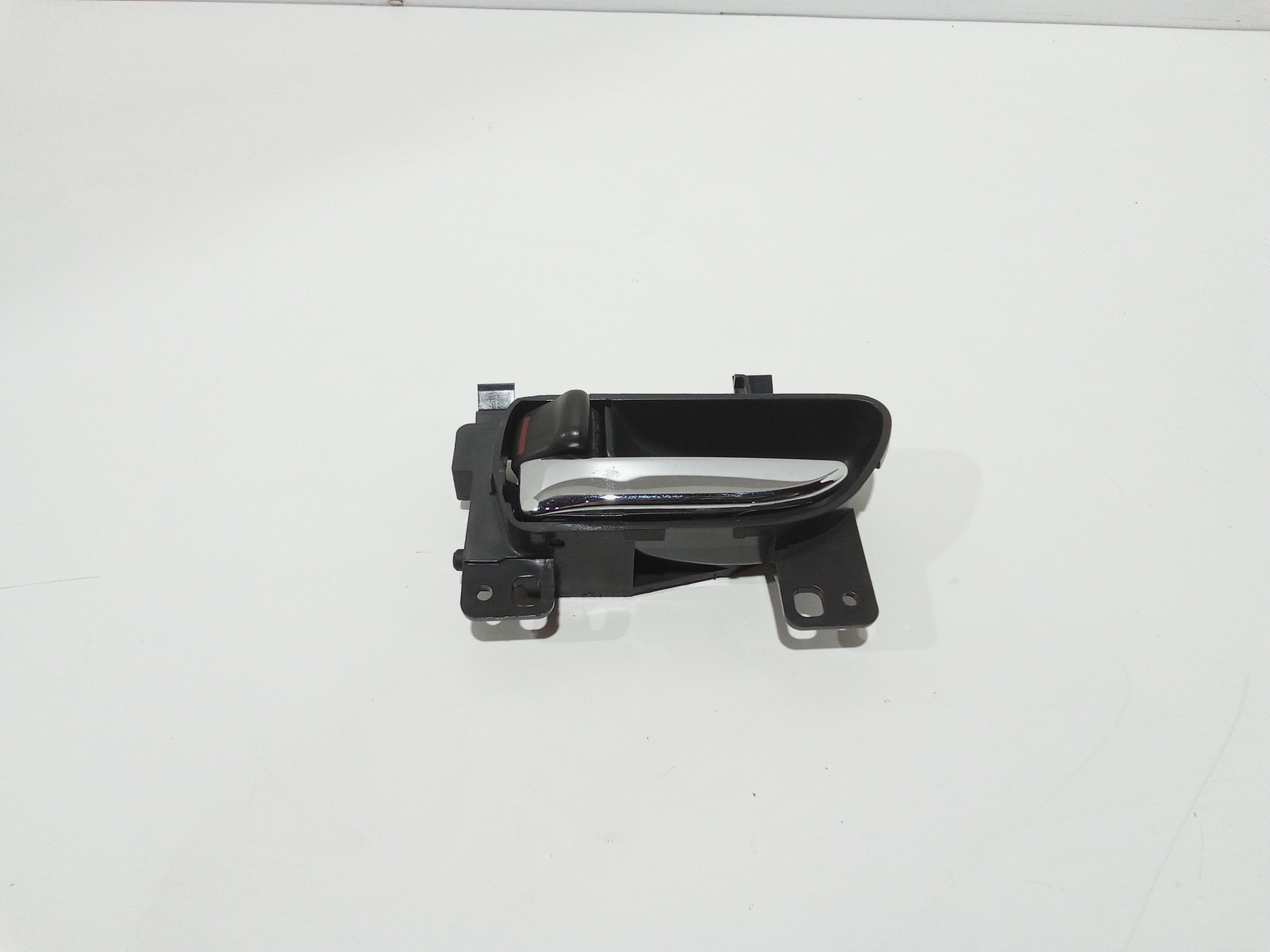 Maniglia Int. Apertura Porta Post. Sinistro 61051FG011JG Usato