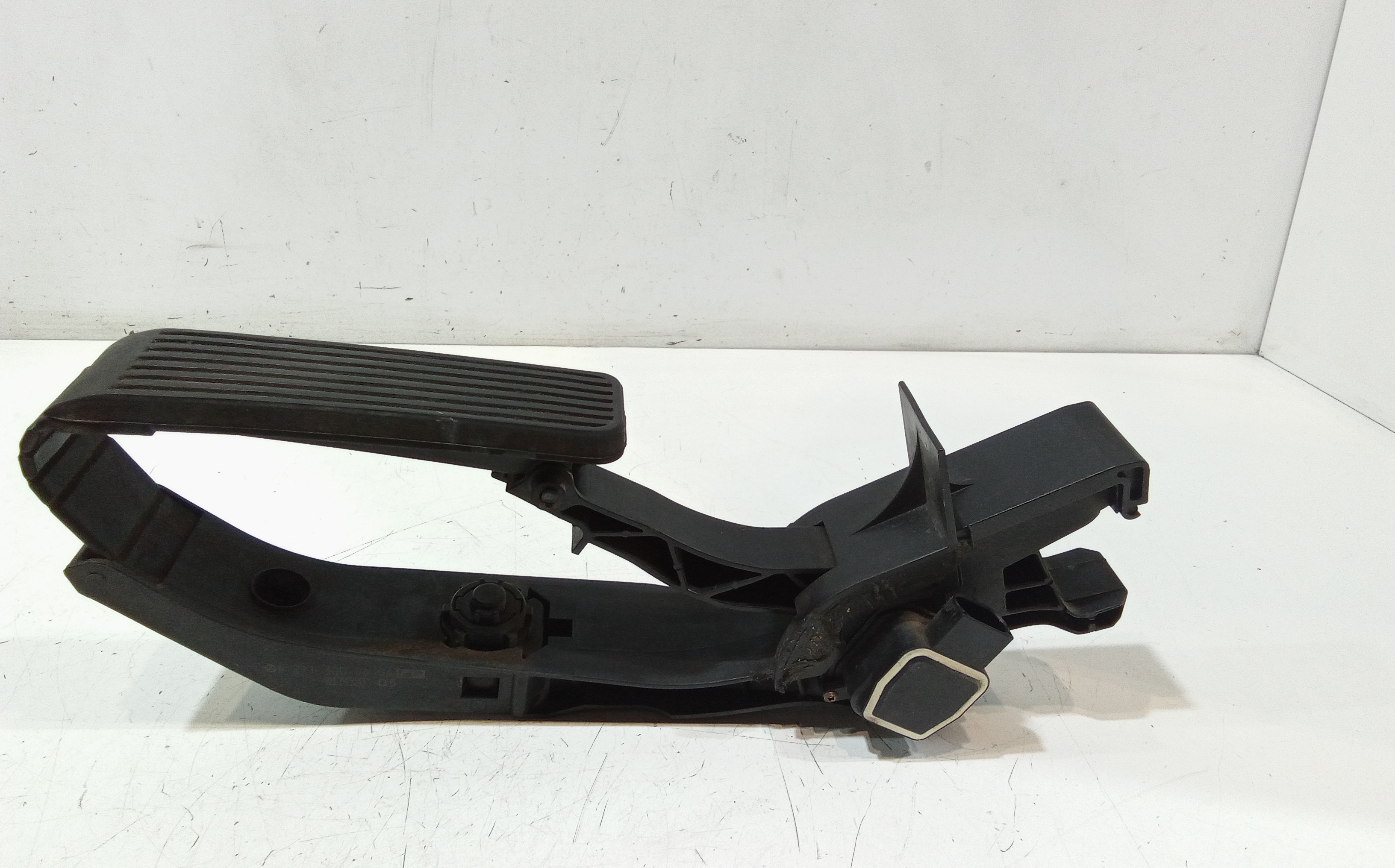 Pedale Acceleratore A2033000904 Usato