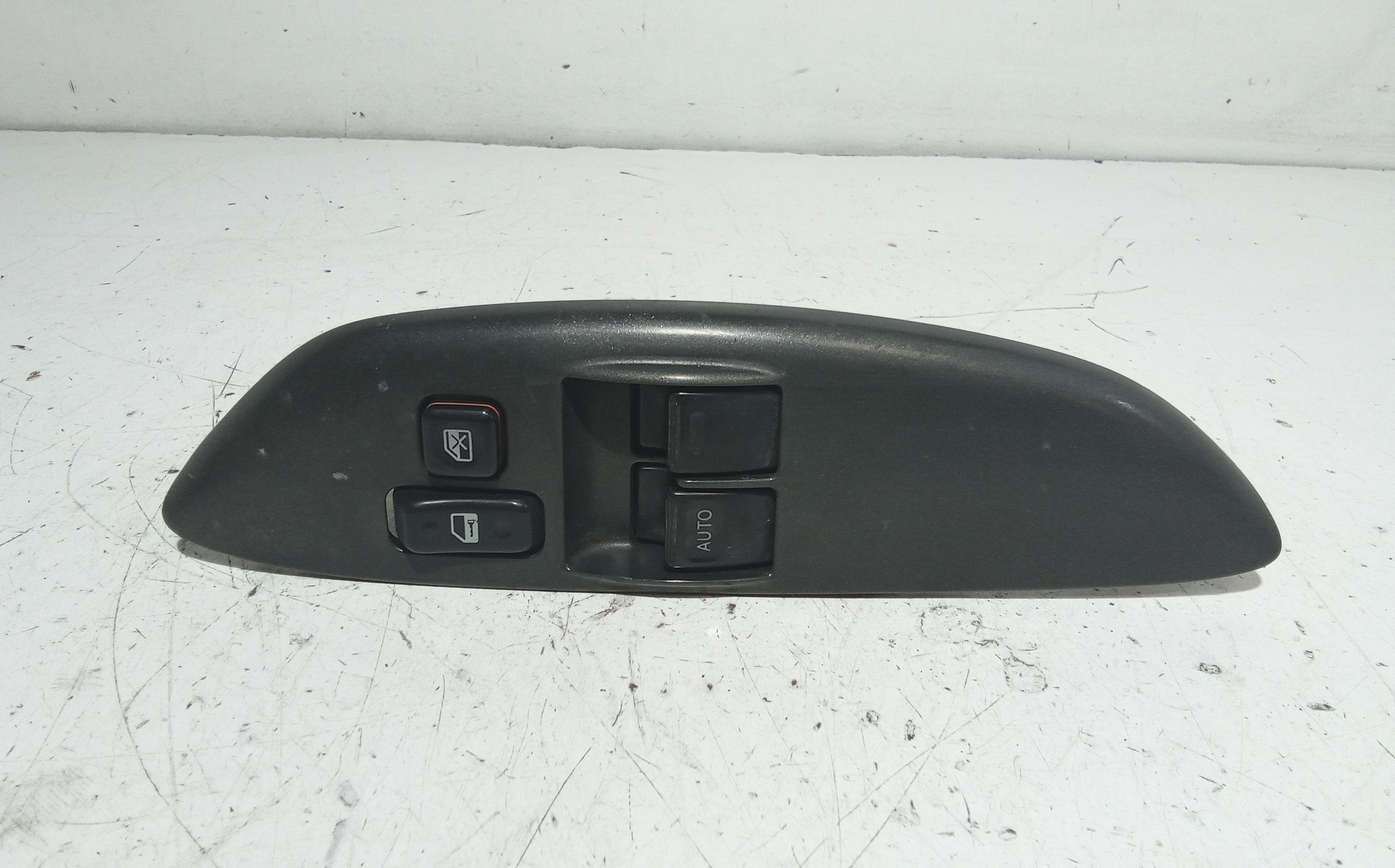 Interruttore Alzacristalli Porta Ant. Sinistro 848200D040 Usato