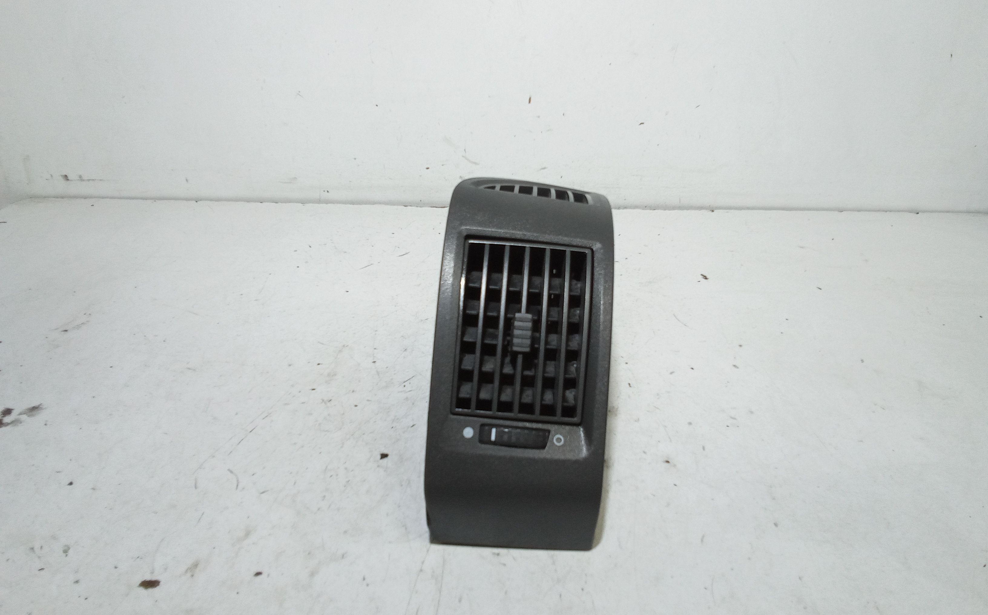 Condotto Aria Bocchette Lat. Cruscotto Sinistro Usato